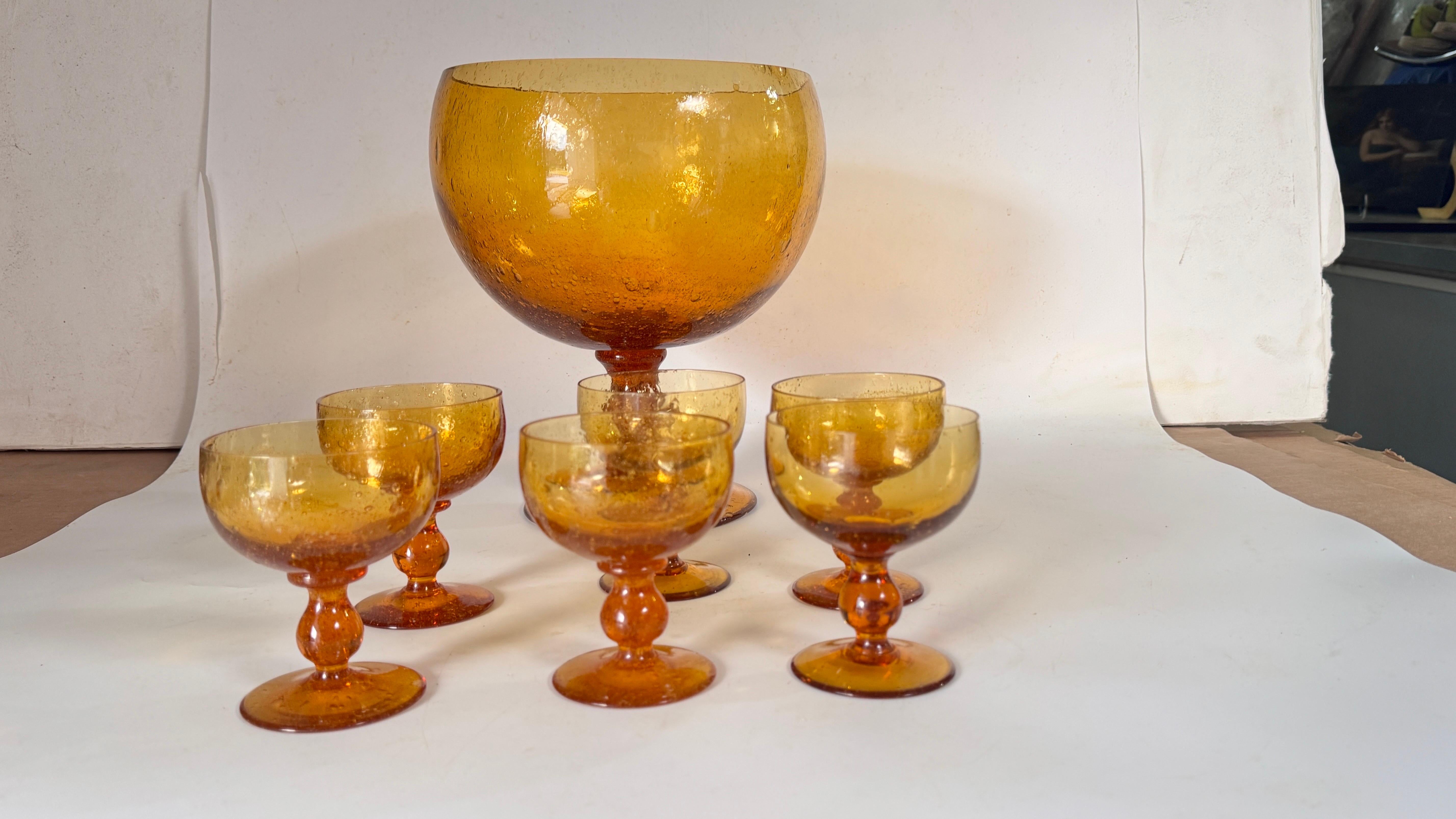 1970s Biot Frutero y Juego de Cóctel, Vidrio Burbuja Amarillo-Naranja Francia en venta 11