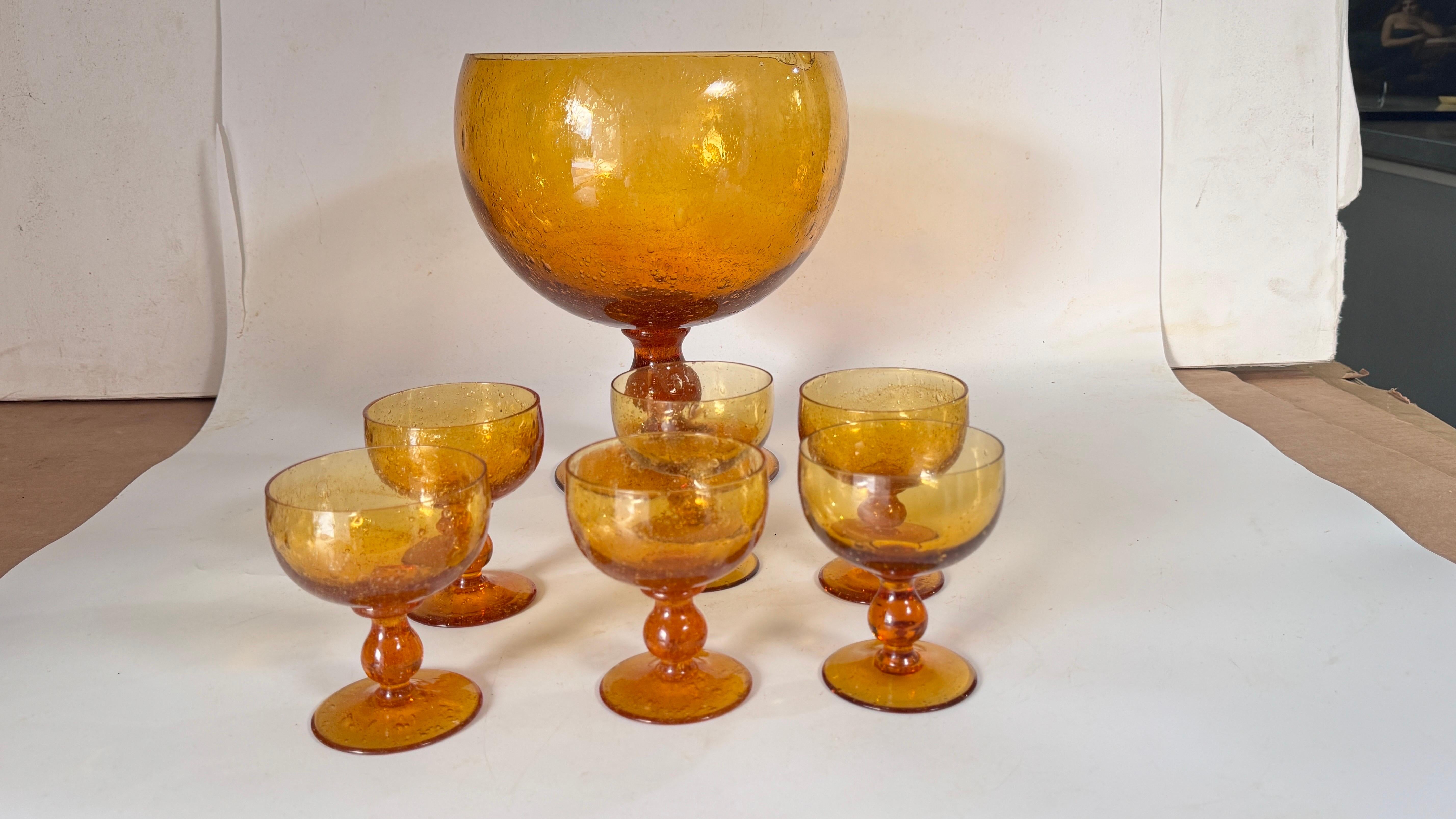 1970s Biot Frutero y Juego de Cóctel, Vidrio Burbuja Amarillo-Naranja Francia Moderno de mediados de siglo en venta