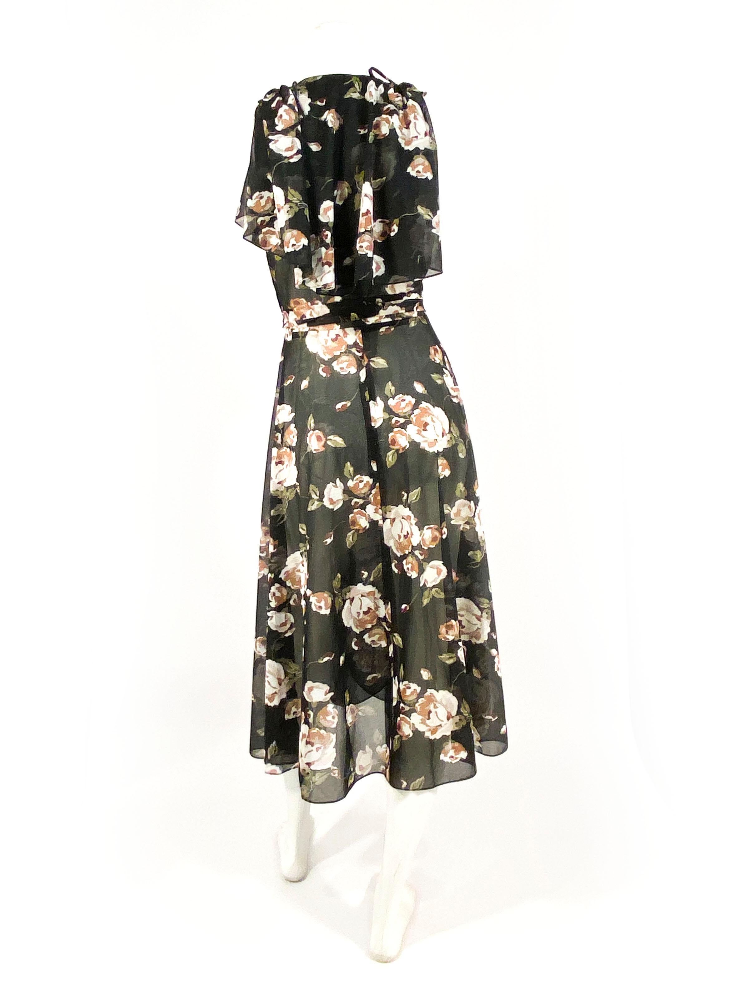 1970s Black and Floral Printed Wrap Dress For Sale 2