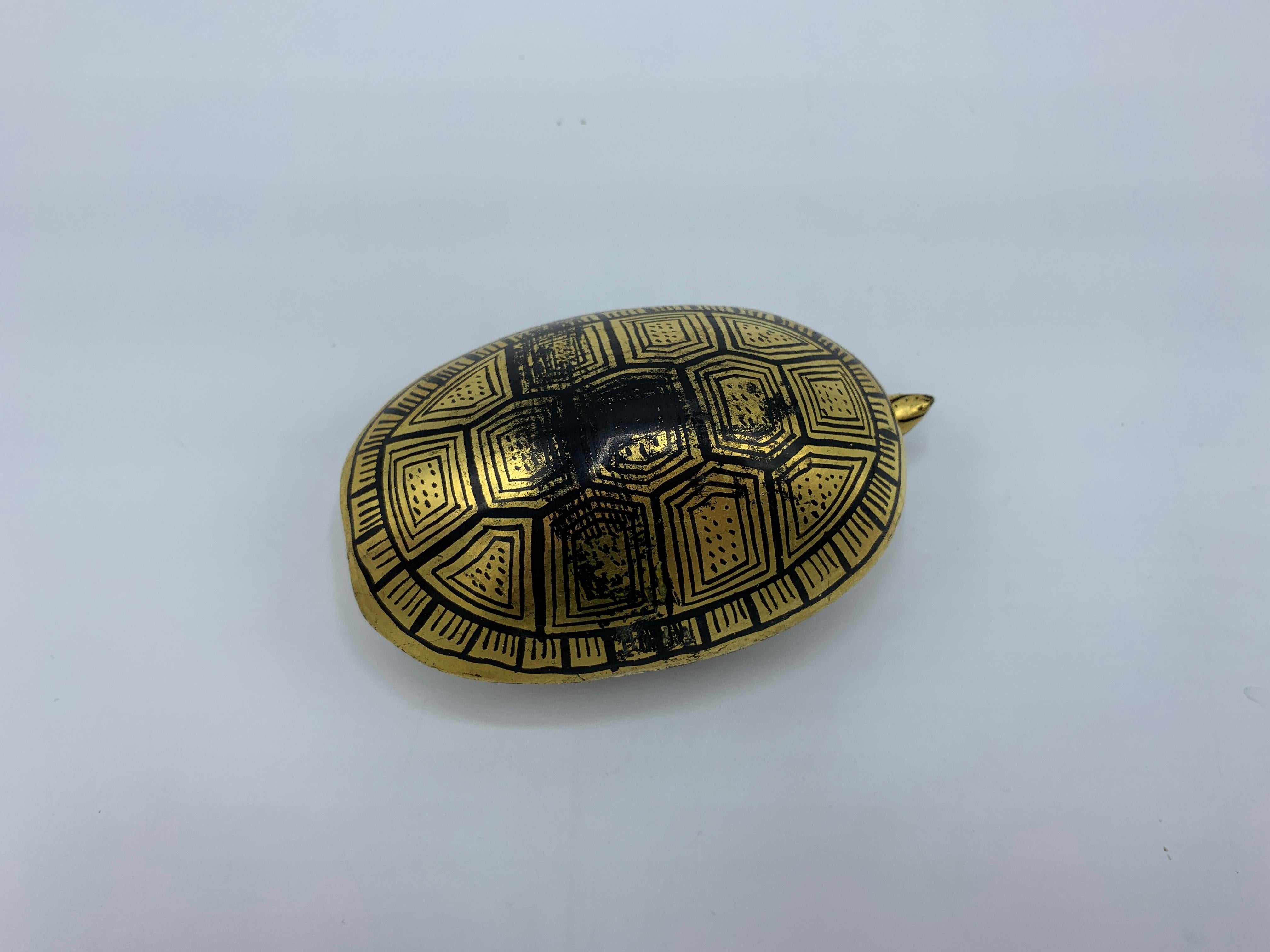 20th Century 1970s Black and Gold Lacquered Turtle Box For Sale
