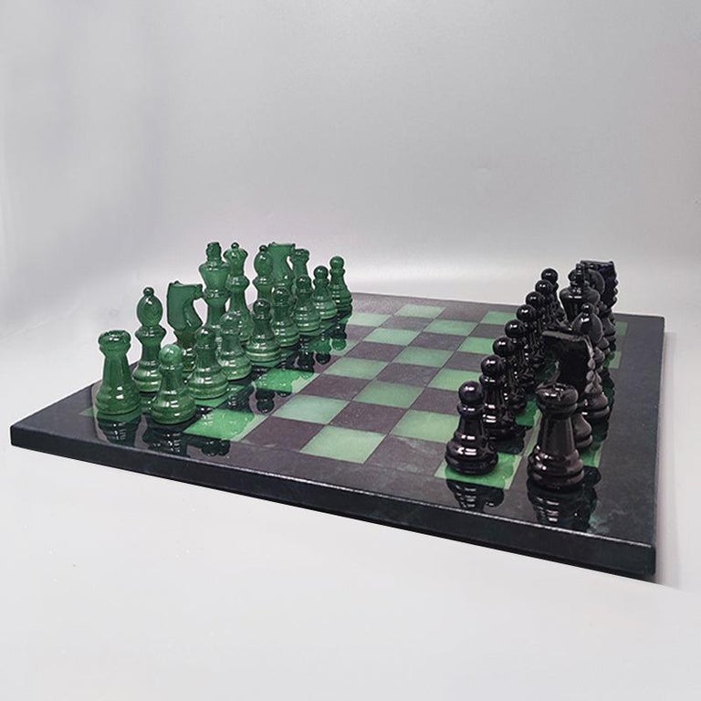 Schach & Schachspiele im Kästchen. Stück zusammen wie ein -  Österreich