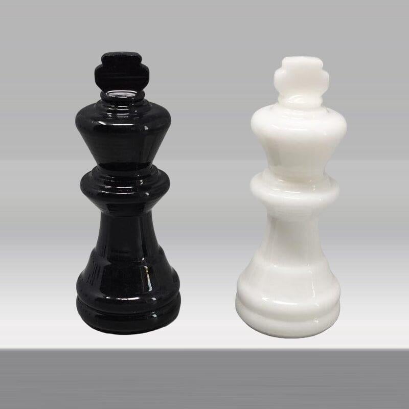 Albâtre Jeu d'échecs noir et blanc des années 1970 en albâtre de Volterra fait à la main, fabriqué en Italie