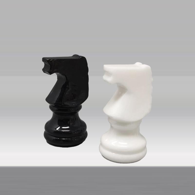 1970s Black and White Chess Set in Volterra Alabaster Handmade, Made in Italy 4
