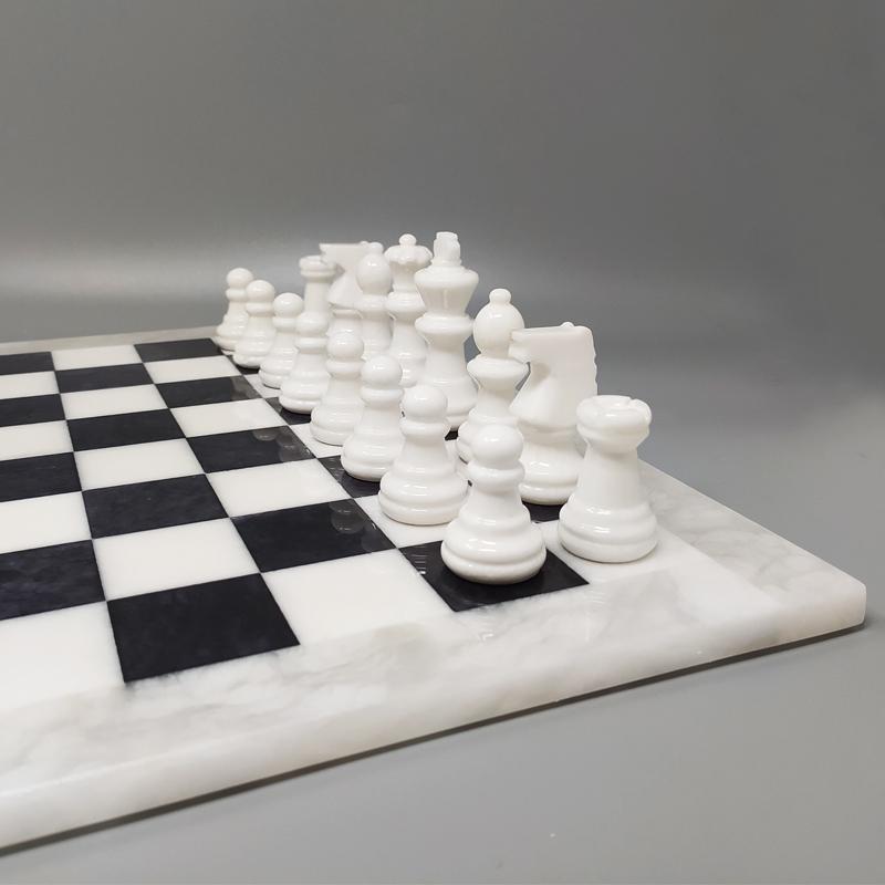 1970s Black and White Chess Set in Volterra Alabaster Handmade, Made in Italy In Excellent Condition For Sale In Milano, IT