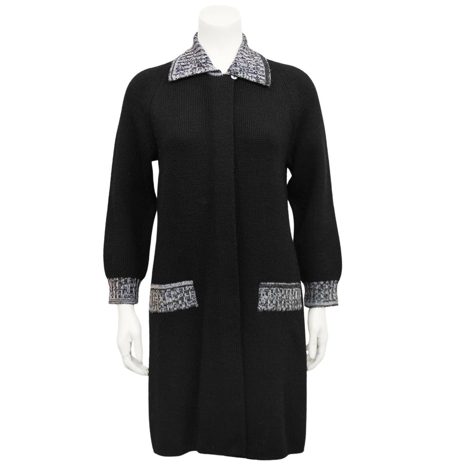 1970s Black and White Marled Knit Jacket & Dress Emsemble  In Good Condition In Toronto, Ontario