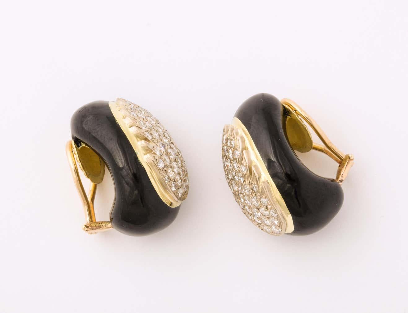 1970's Black Enamel with Diamonds in a Gold Flame Motif Earclips In Good Condition For Sale In New York, NY