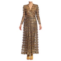 1970S Vestido de rayas de gasa de lúrex de seda metalizado negro, dorado y amarillo con largo sl
