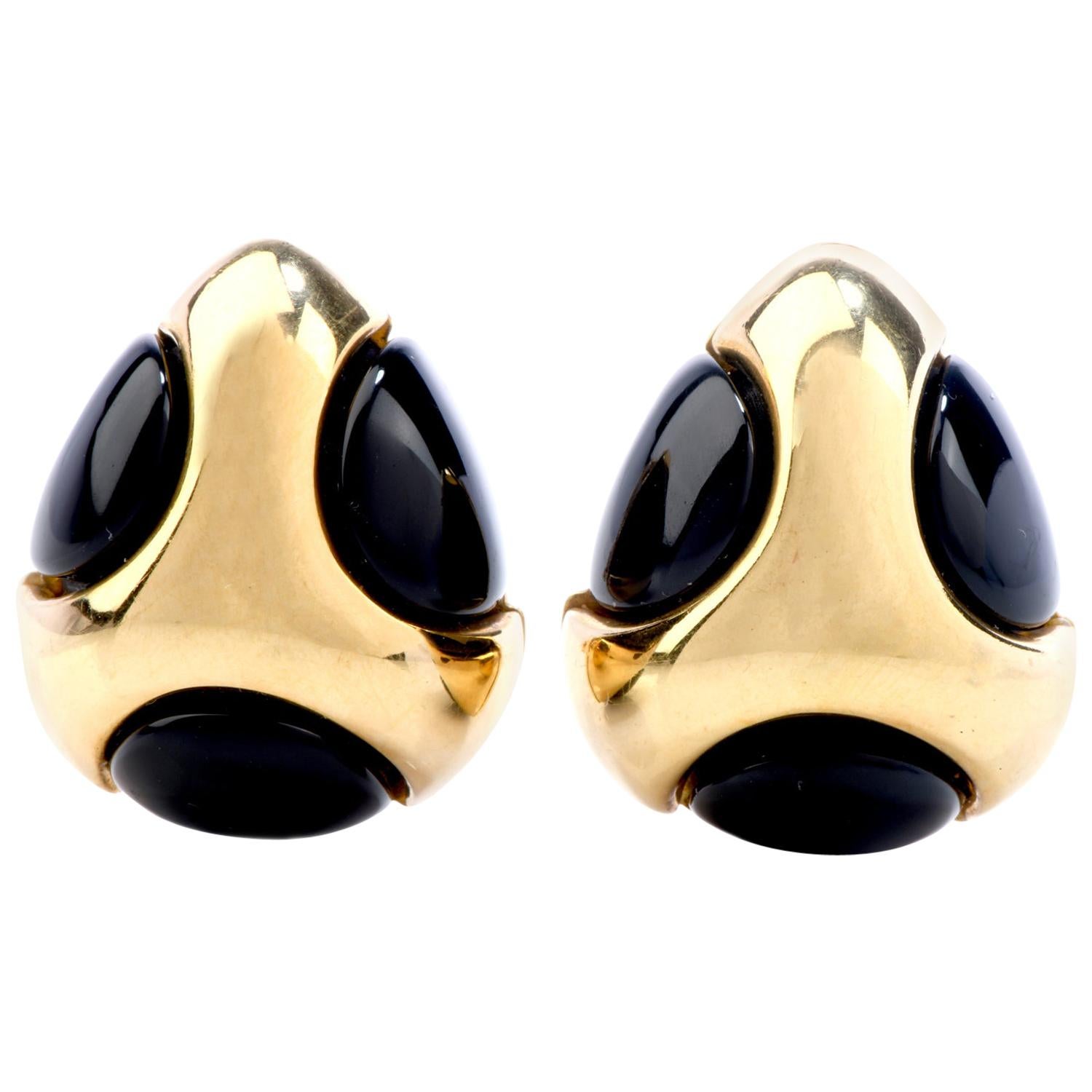 1970s Black Jade t Tear Drop Clip-On 18k Gold Earrings  For Sale