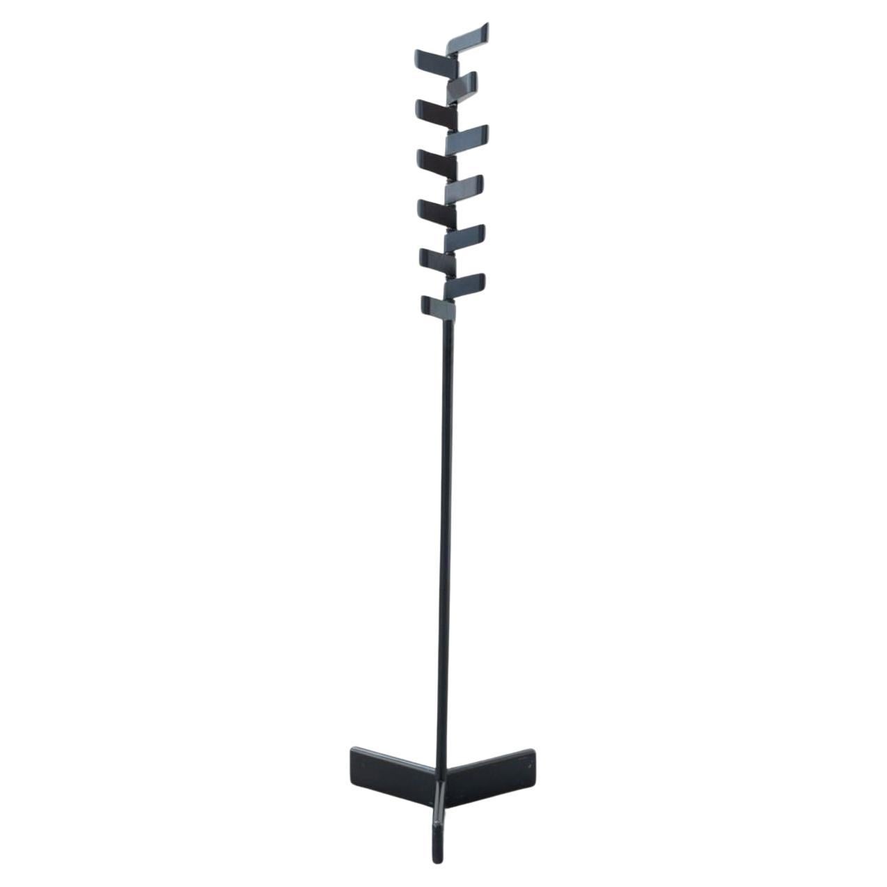 porte-manteau laqué noir des années 1970 - Design épuré et minimaliste