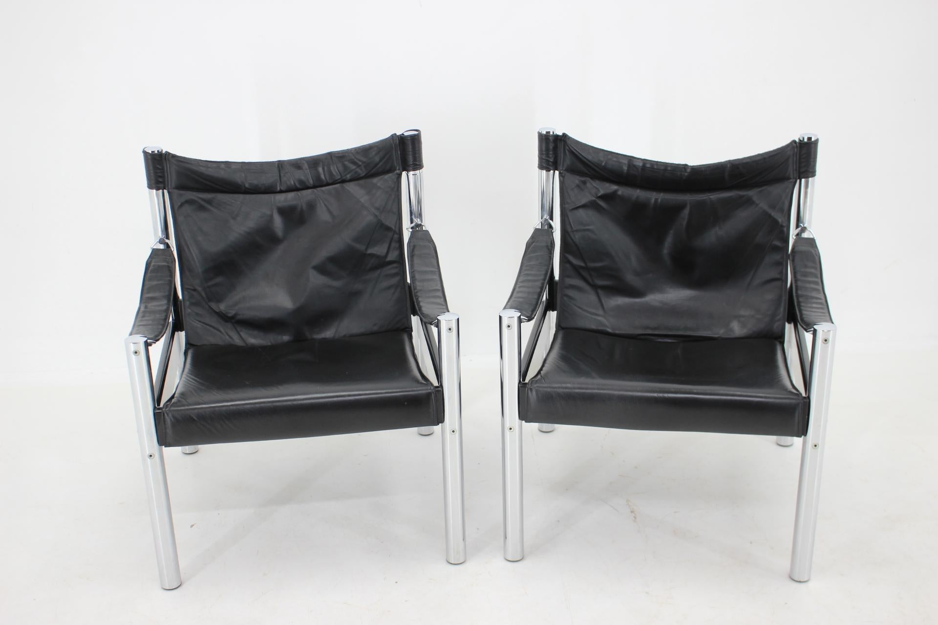 1970s Black Leather and Chrome Safari Chair by Johanson Design, Markaryd In Good Condition For Sale In Praha, CZ