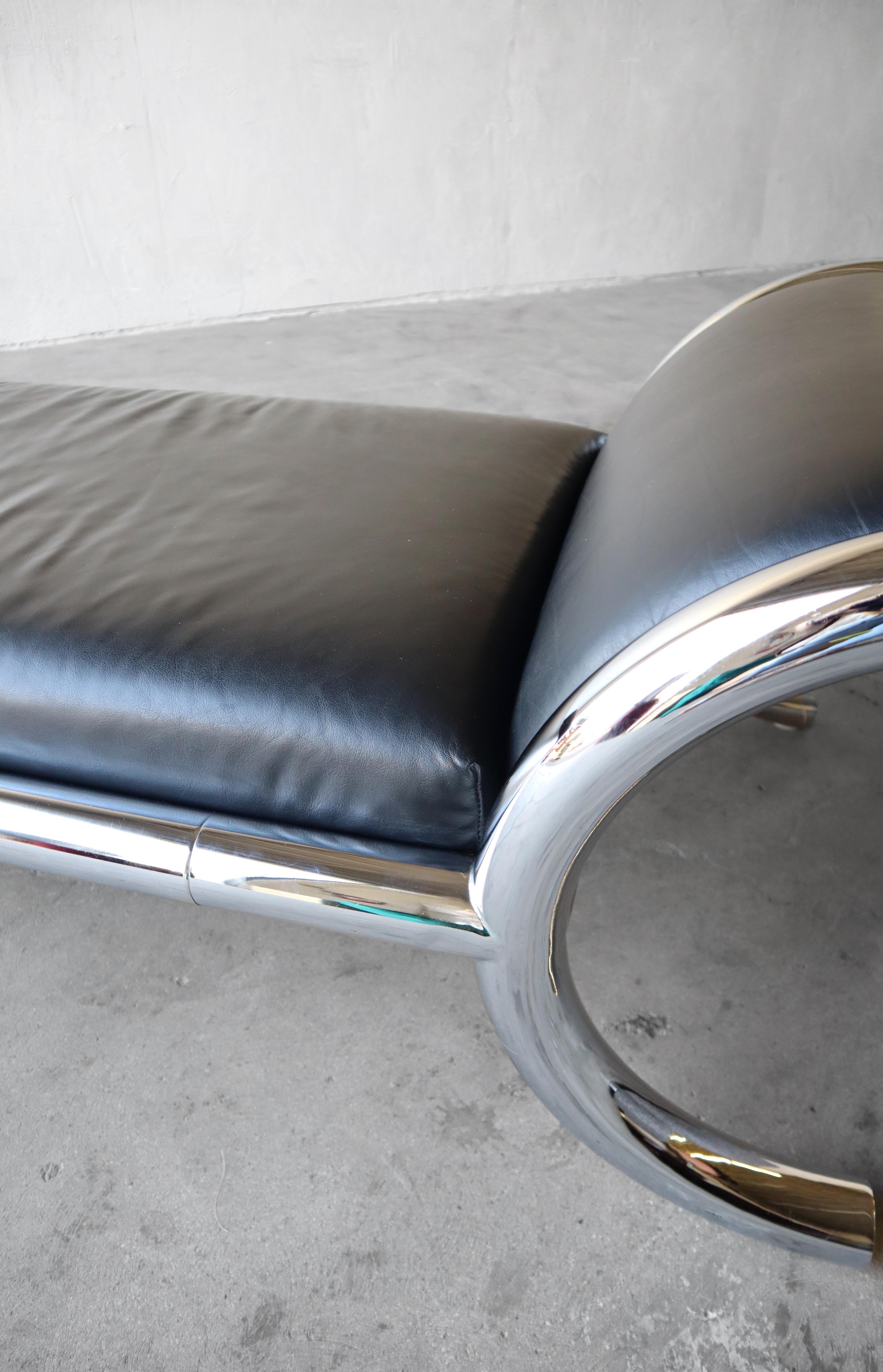 1970s Black Leather and Chrome Steel Daybed Bench For Sale 2