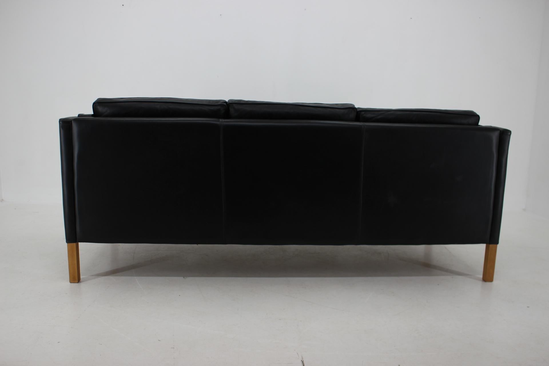 1970s Black Leather Three Seater Sofa by Stouby, Denmark In Good Condition In Praha, CZ