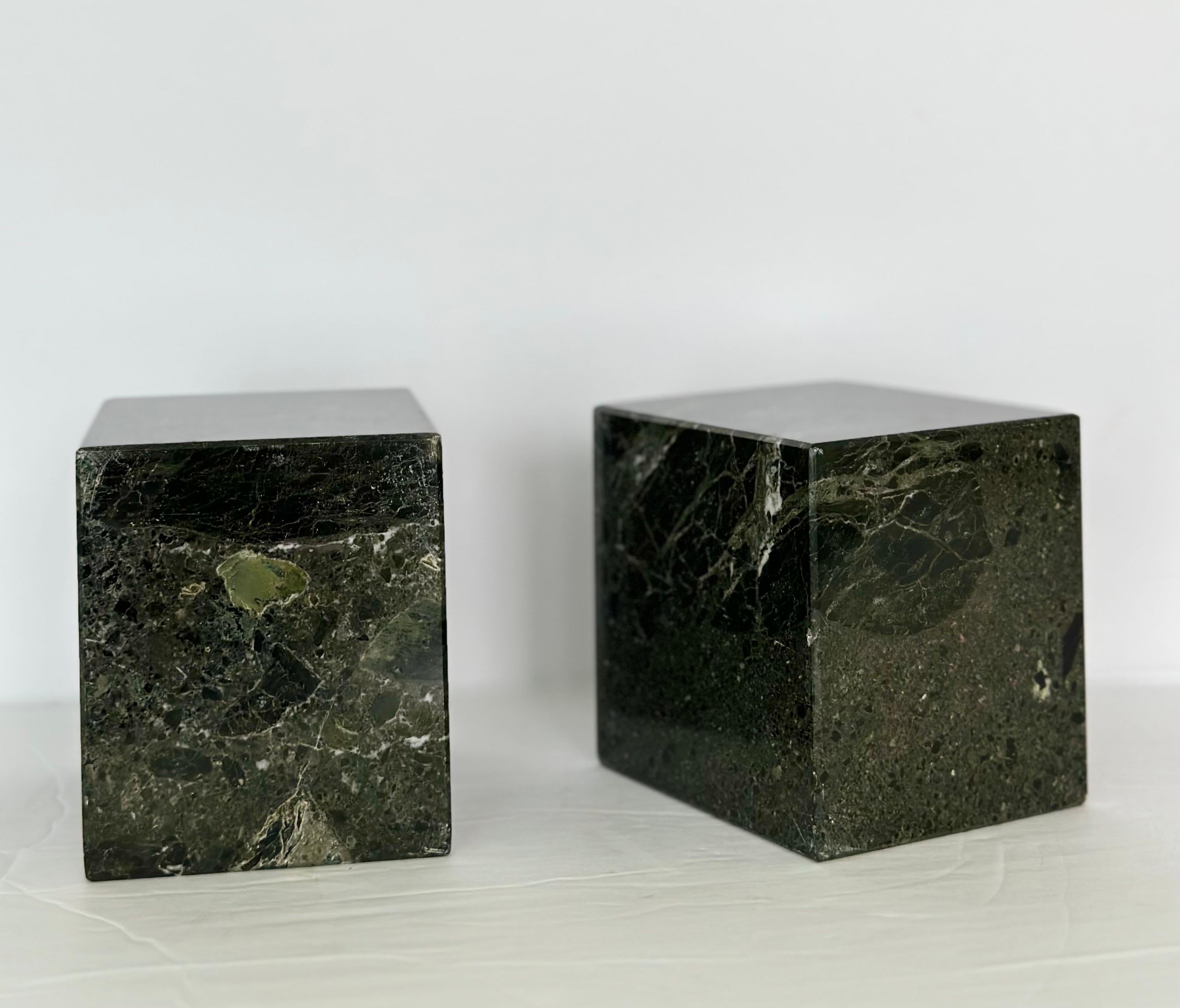 1970s Black Marble Cube Bookends – a Pair In Good Condition In Farmington Hills, MI