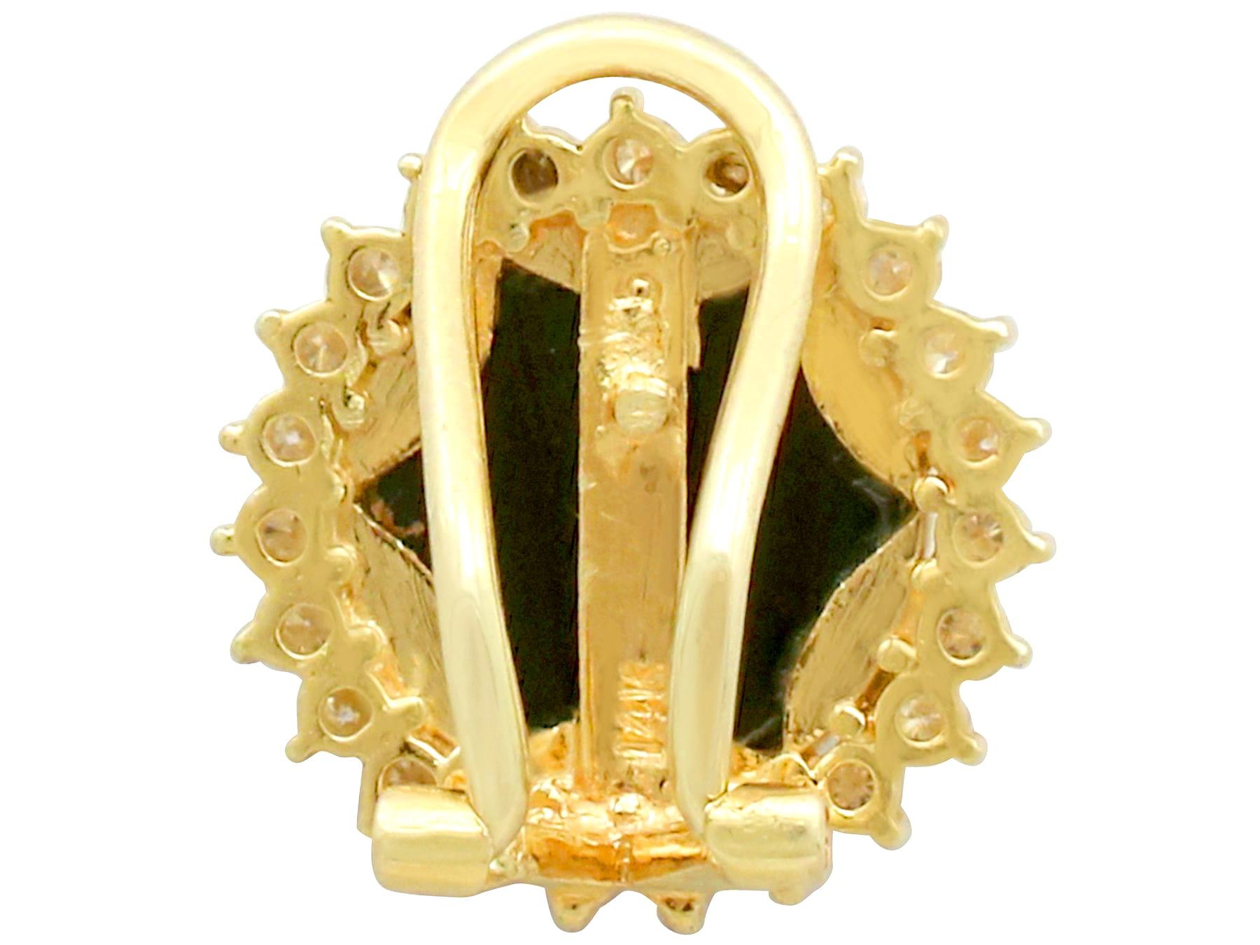 1970er Jahre, Schwarzer Onyx Diamant Gelbgold Ohrringe im Angebot 1