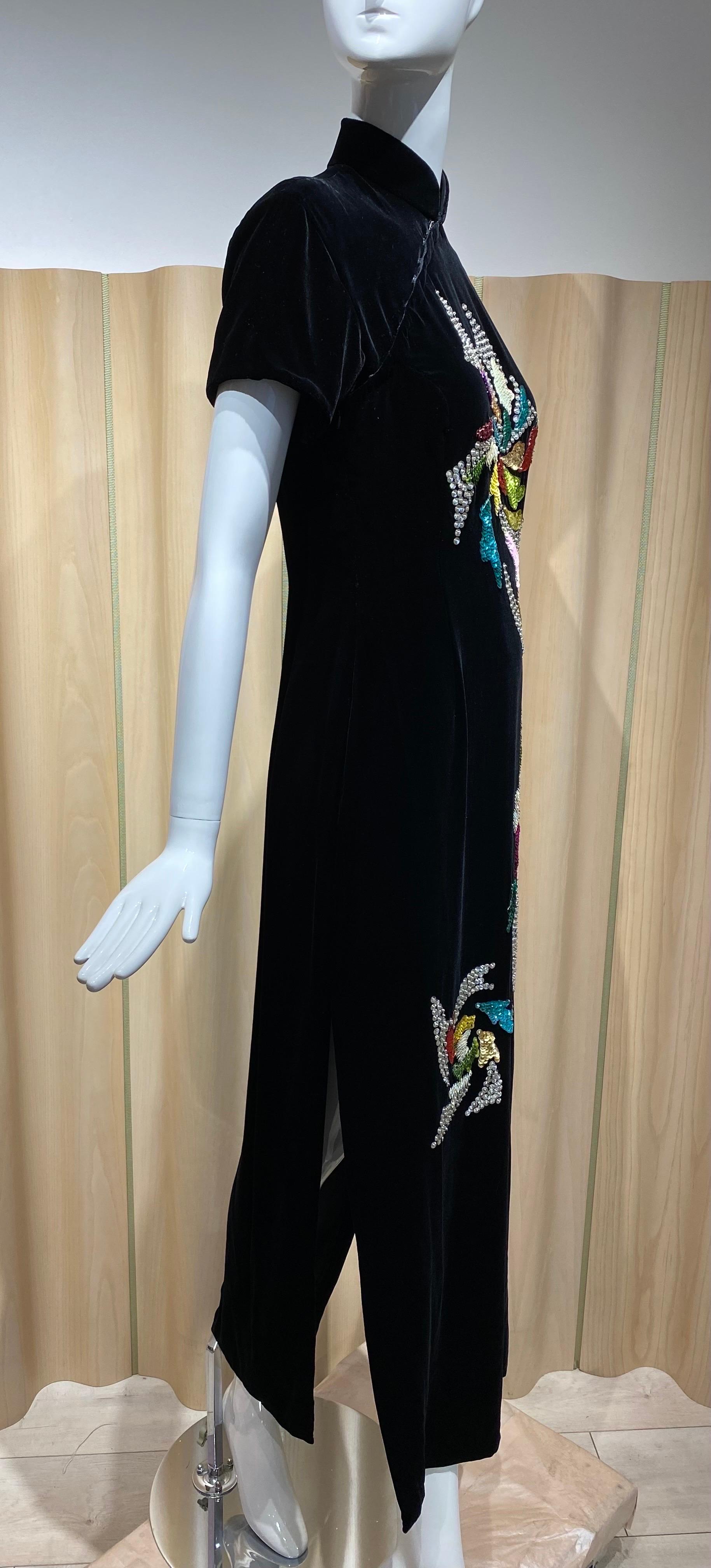 1970s Black Velvet Chinese Qi Pao Embroidered Cocktail Dress with Sequins  In Excellent Condition In Beverly Hills, CA