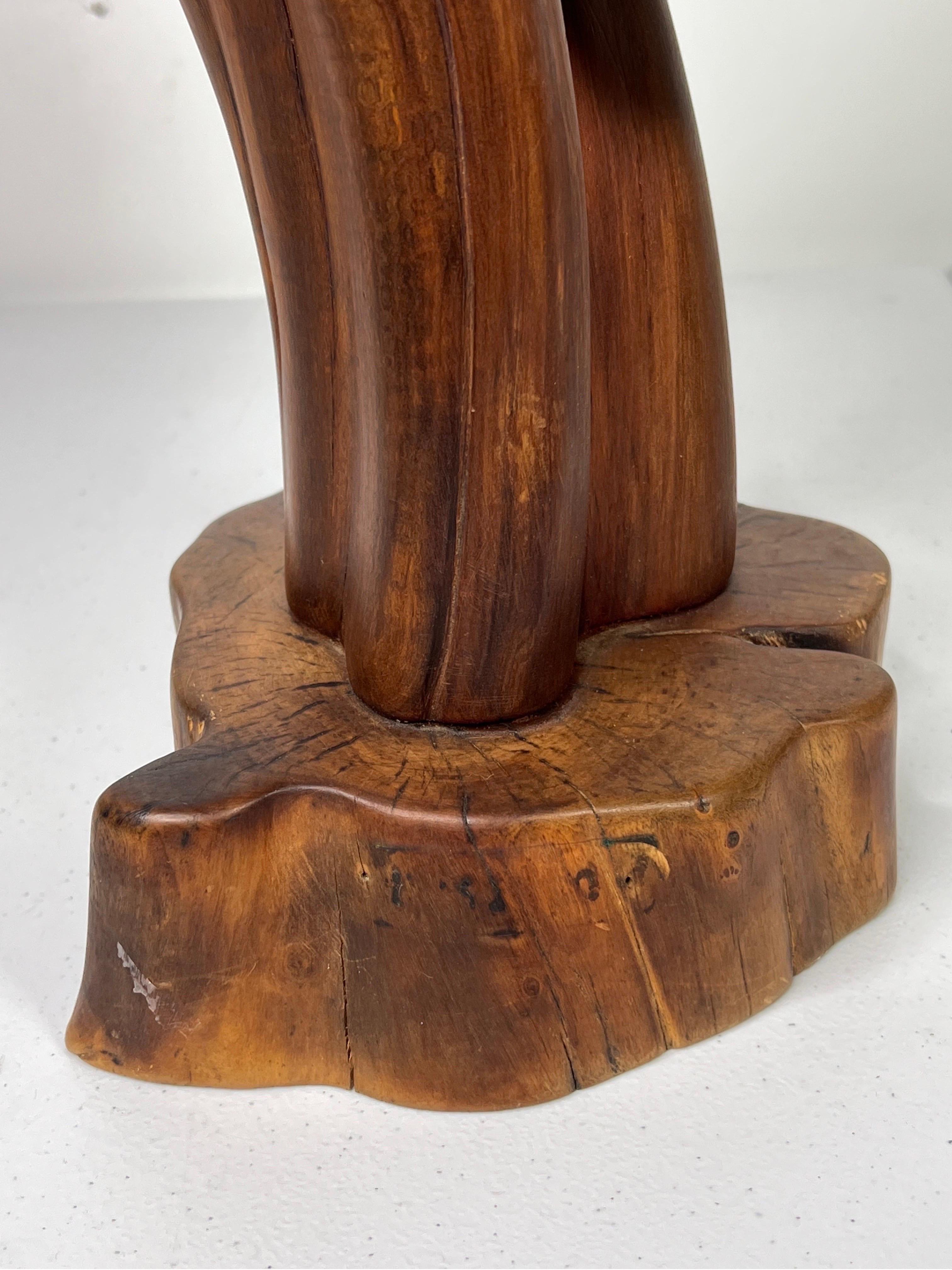 1970 Noyer noir Sculpture abstraite en bois en forme d'oiseau en vente 5