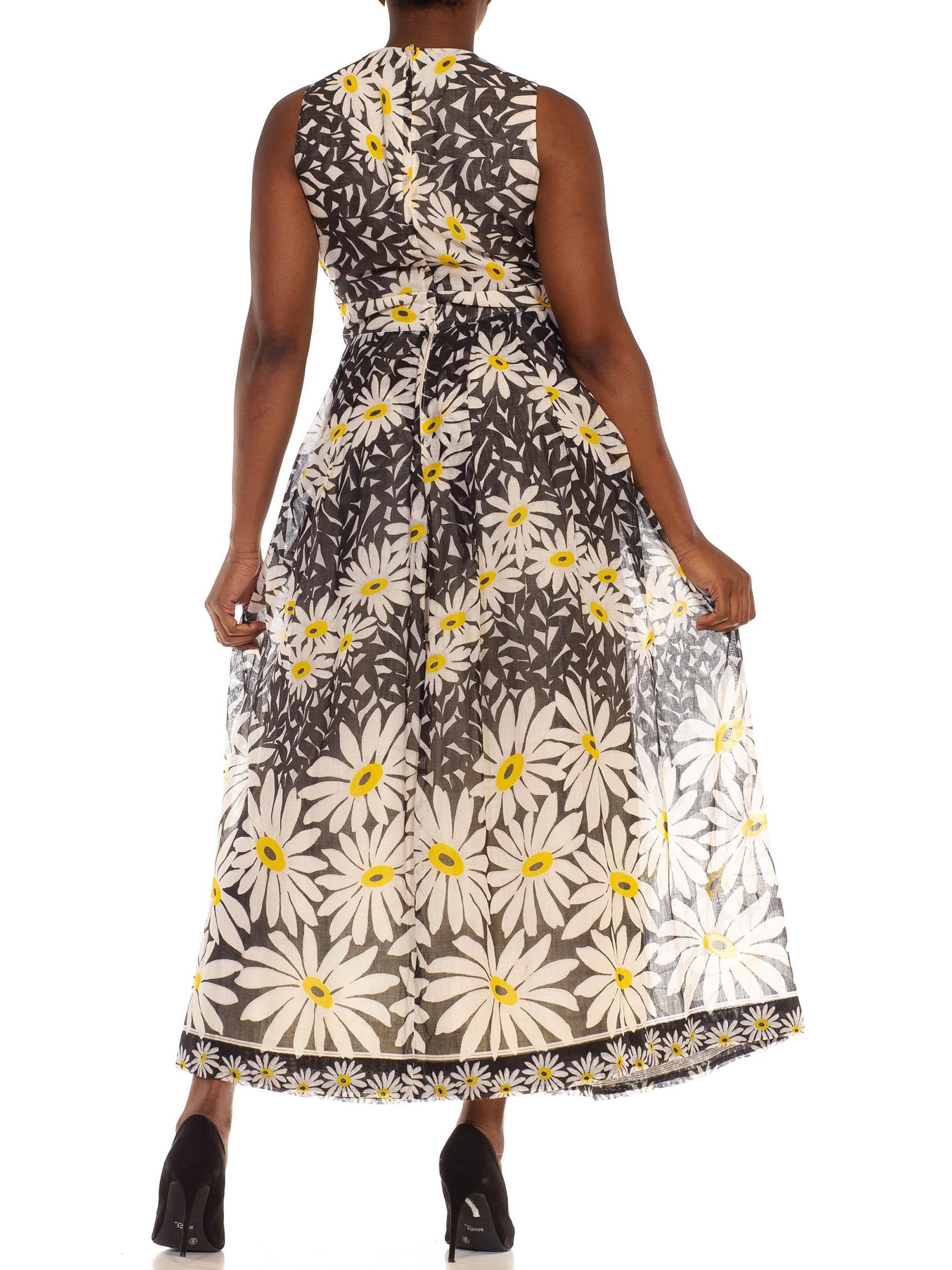 1970S Black, White  & Yellow Cotton Sleeveless Plunging V-Neck Daisy Floral Dre For Sale 2