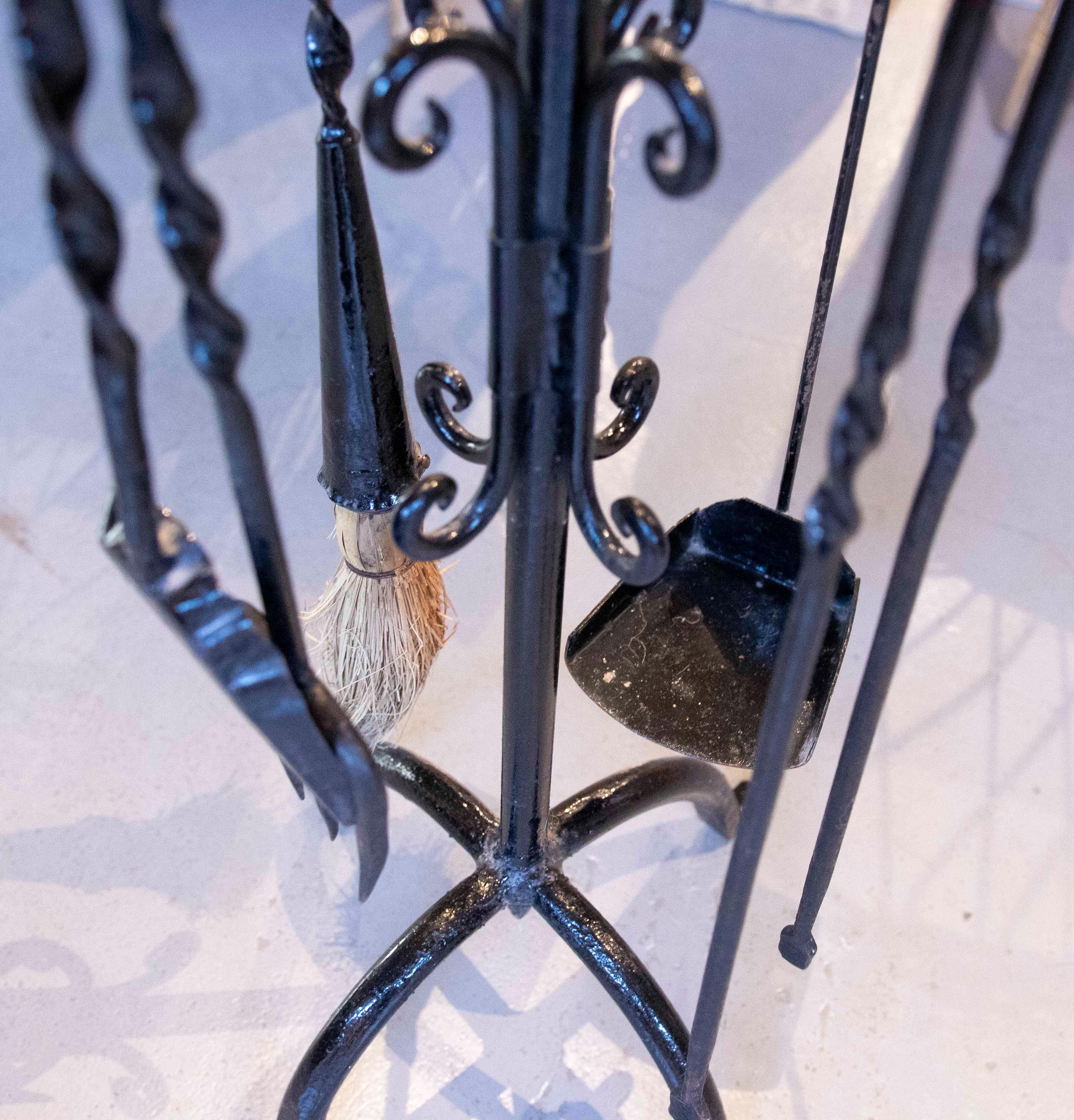1970s Black Wrought Iron Fireplace Tool Set with Decorative Stand For Sale 4