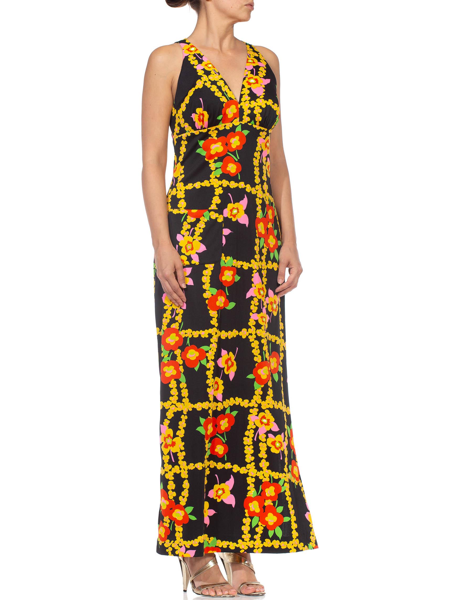 1970S Black & Yellow Floral Polyester Maxi Dress With A Pocket In Excellent Condition In New York, NY