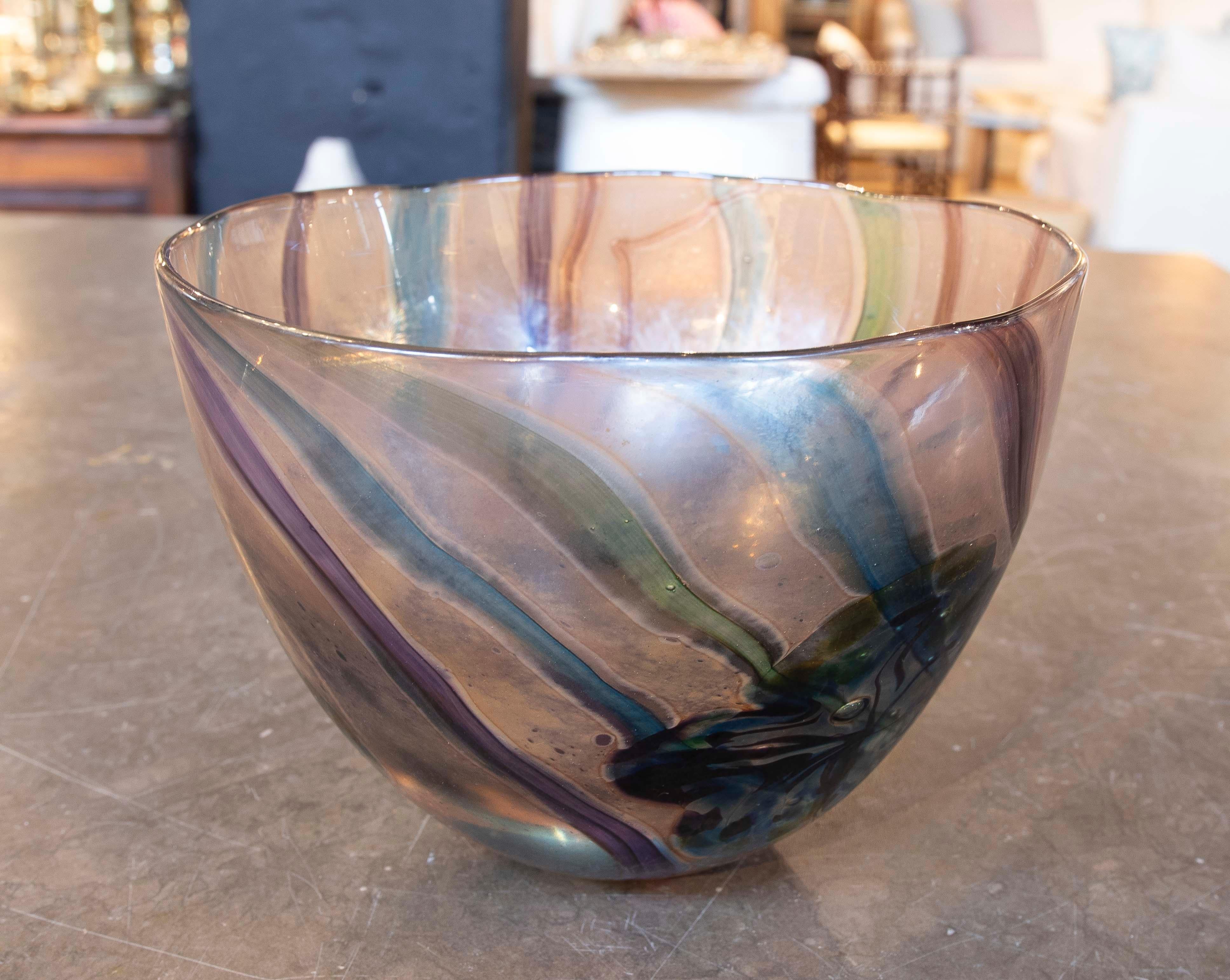 Italian 1970s Blown Glass Bowl with Ribbed Decoration, Contemporary Style For Sale