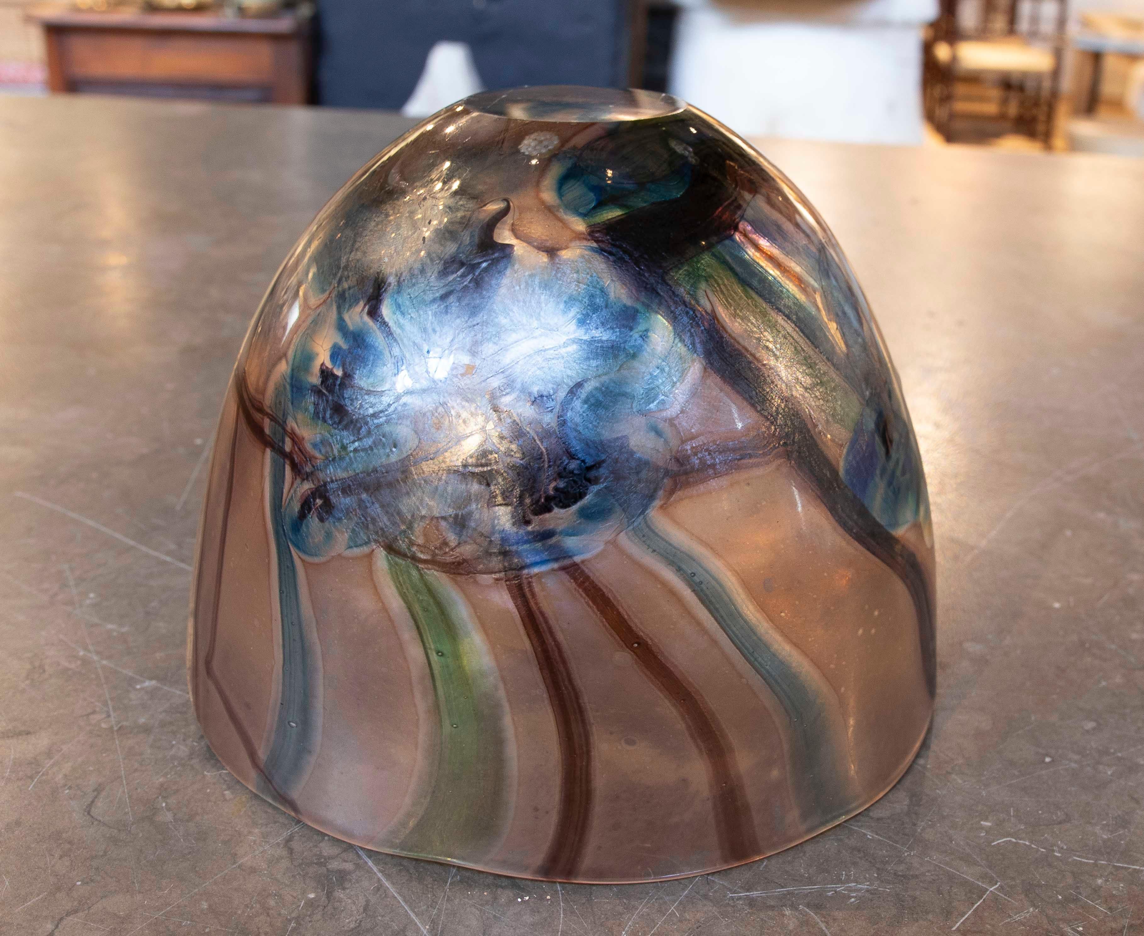 1970s Blown Glass Bowl with Ribbed Decoration, Contemporary Style For Sale 1