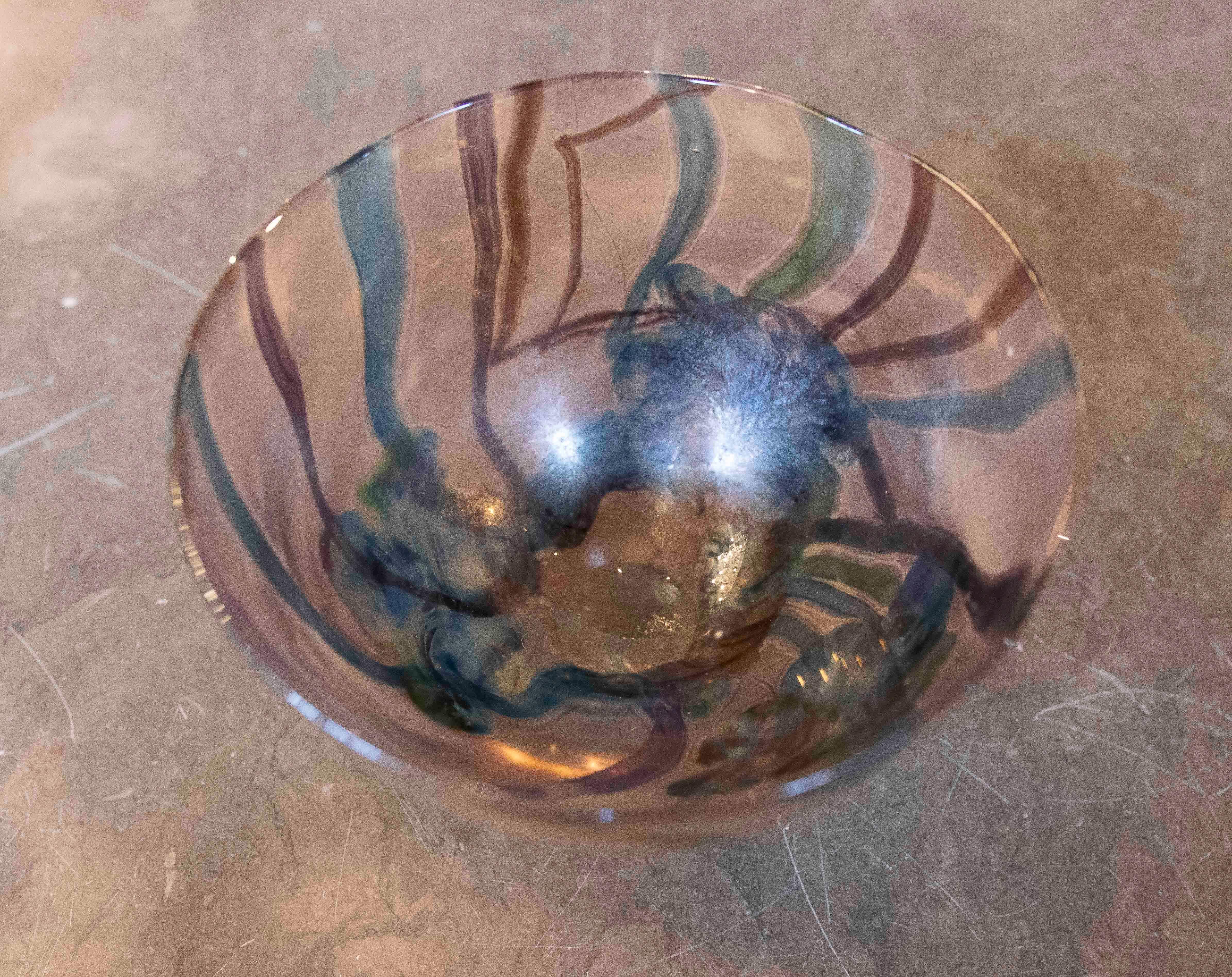 1970s Blown Glass Bowl with Ribbed Decoration, Contemporary Style For Sale 3