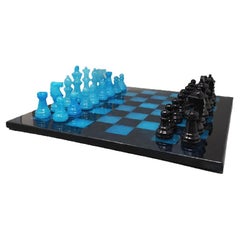 Ensemble d'échecs bleus et noirs des années 1970 en albâtre Volterra, fabriqué à la main en Italie