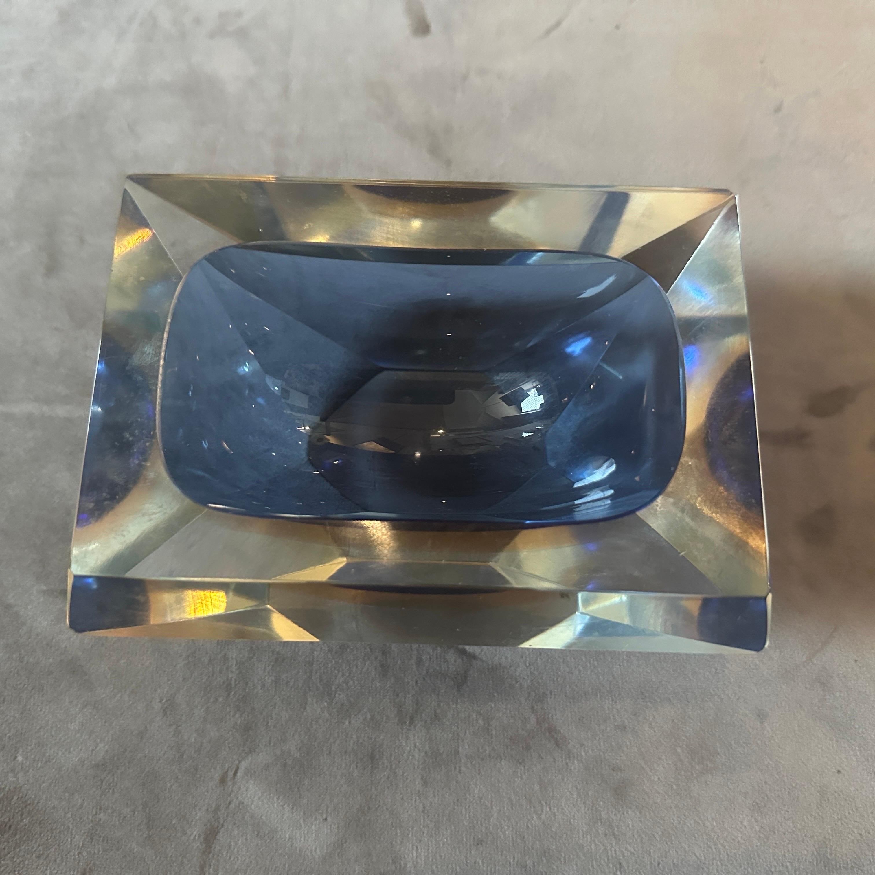 Aschenbecher aus blauem und gelbem Murano Glass Sommerso, facettiert, 1970er Jahre, von Seguso (Handgefertigt) im Angebot