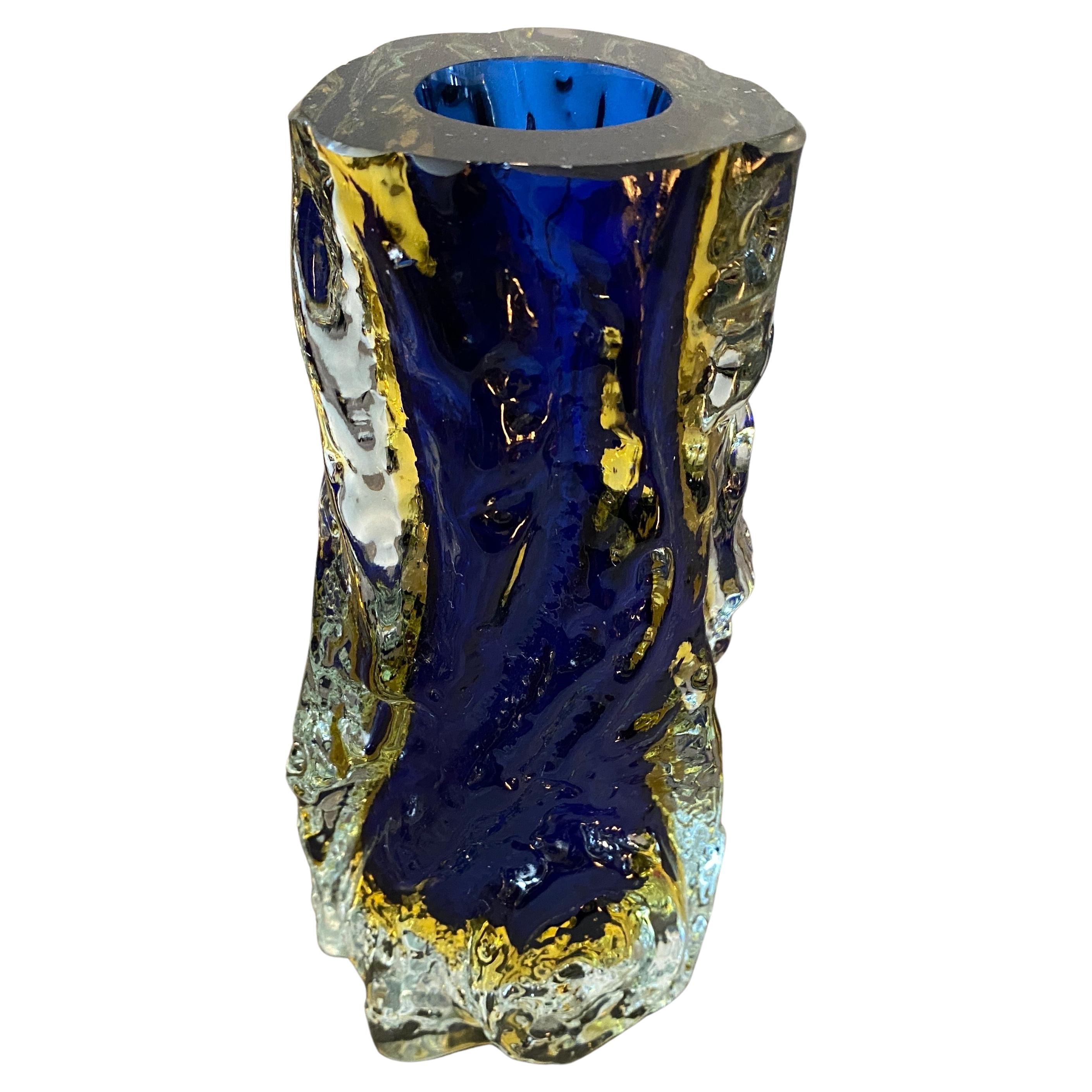 A murano glass vase designed and manufactured in Venice by Mandruzzato in the Seventies. The blue and yellow sommerso murano glass it's in perfect conditions as you can see on the all pictures.