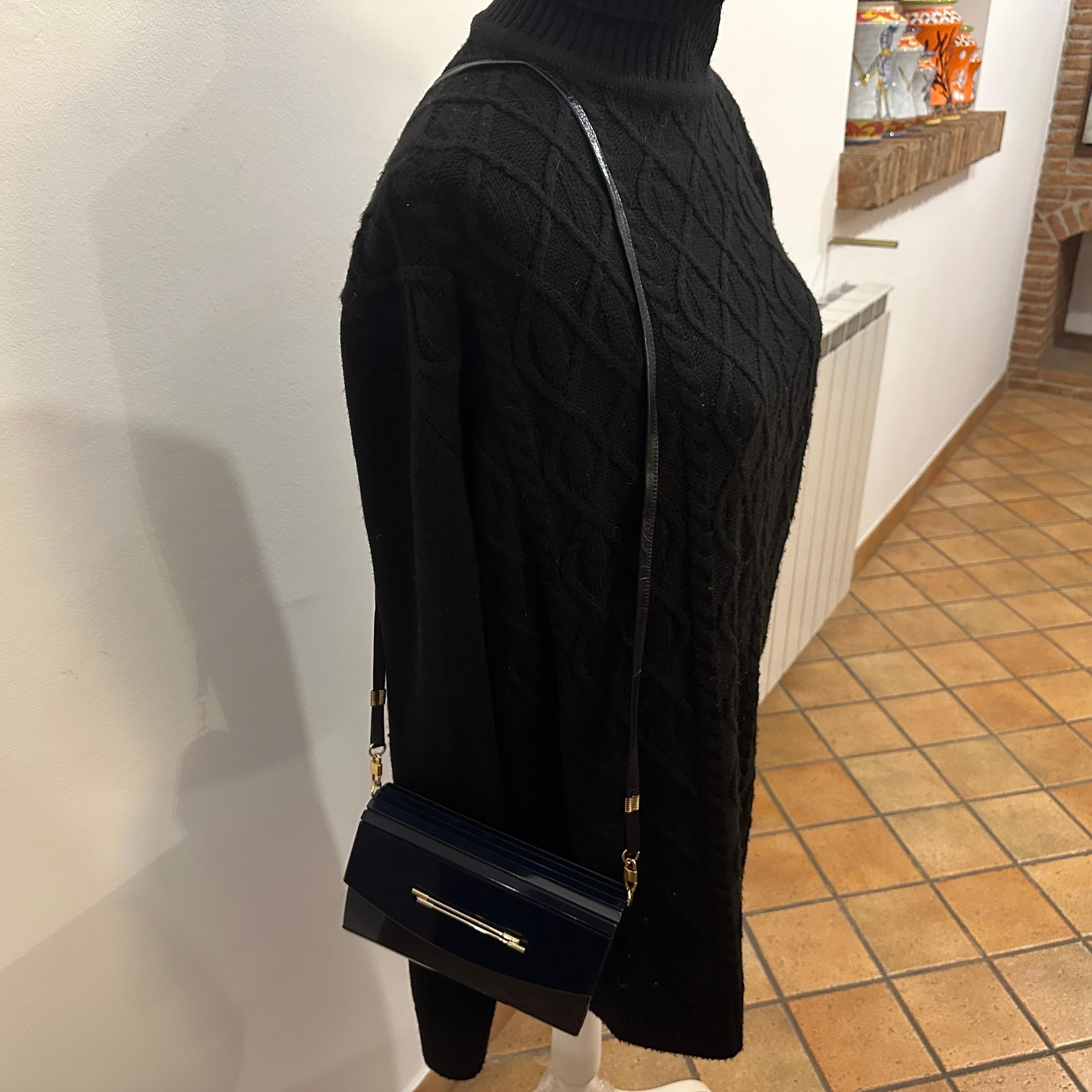 Bolso italiano de baquelita y cuero azul de los años 70 en Excelente estado para la venta en Aci Castello, IT