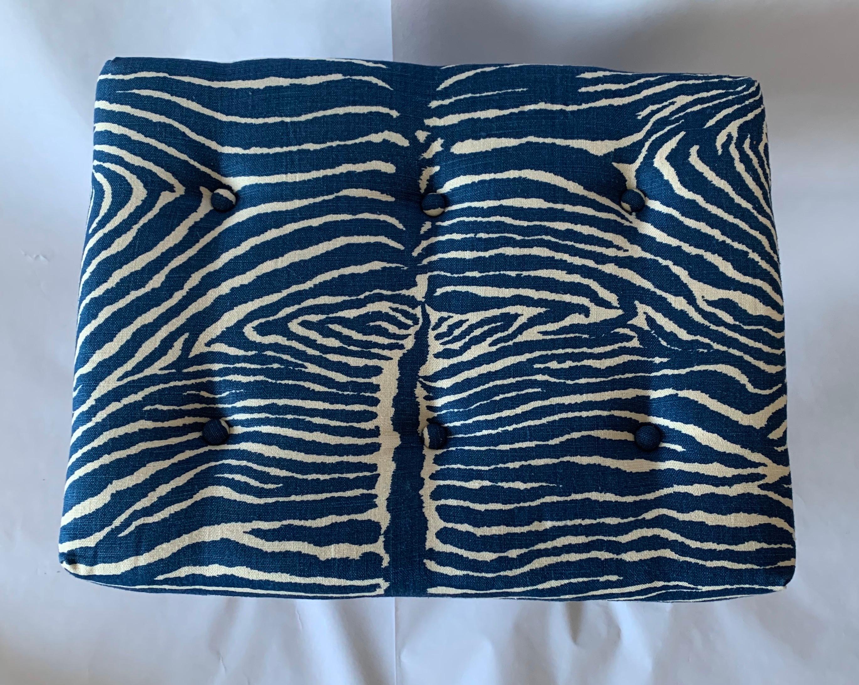 1970s X-Bench Newly Upholstered in Blue Le Zebre Fabric  In Good Condition In Stamford, CT