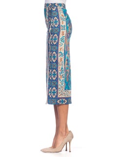 Blau aus den 1970er Jahren  Mehrfarbiger Wickelrock aus Baumwolle mit indischem Paisley-Szenendruck
