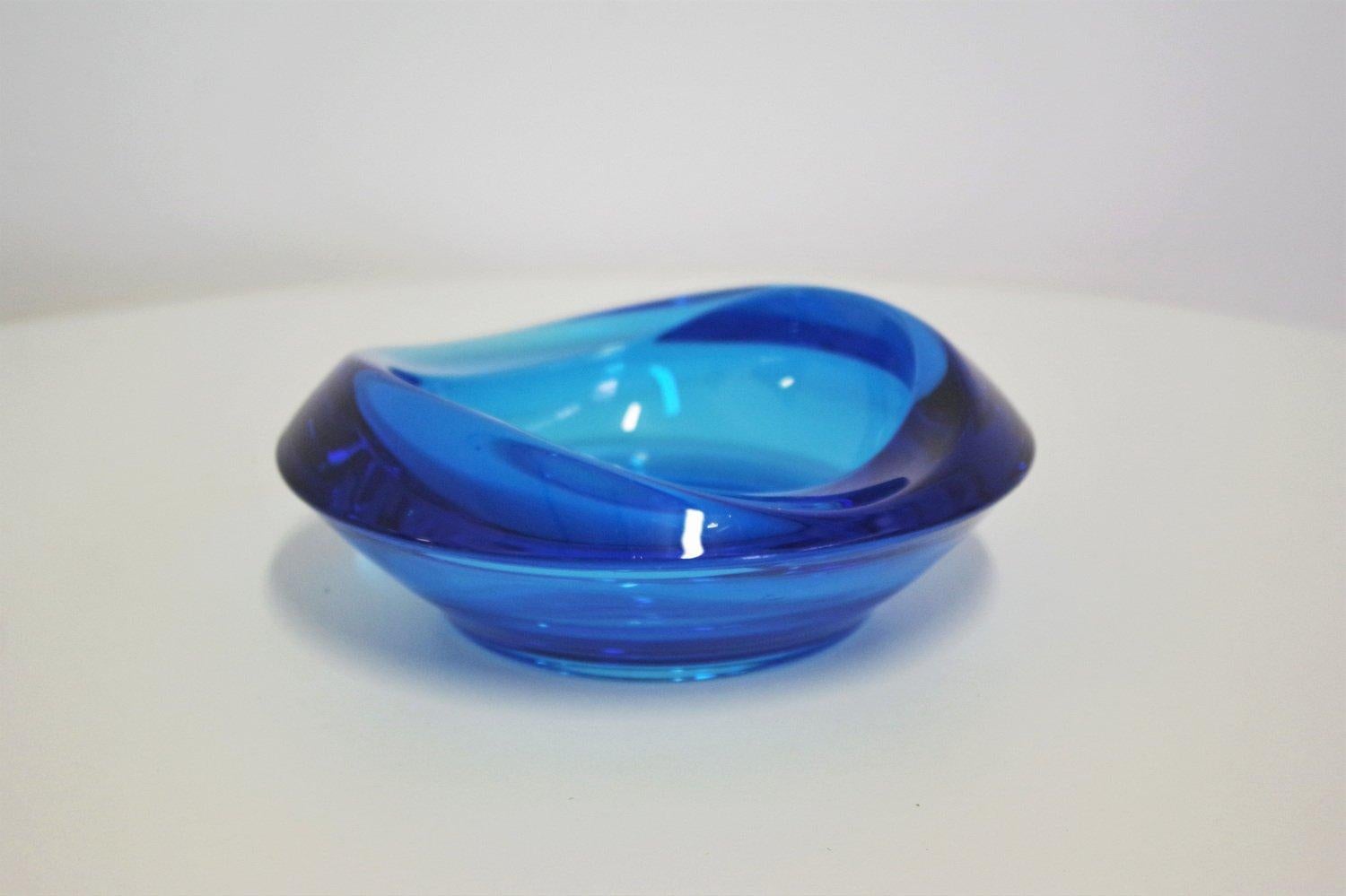 cenicero de cristal de Murano azul de los años 70 - Elegante diseño vintage en venta 3