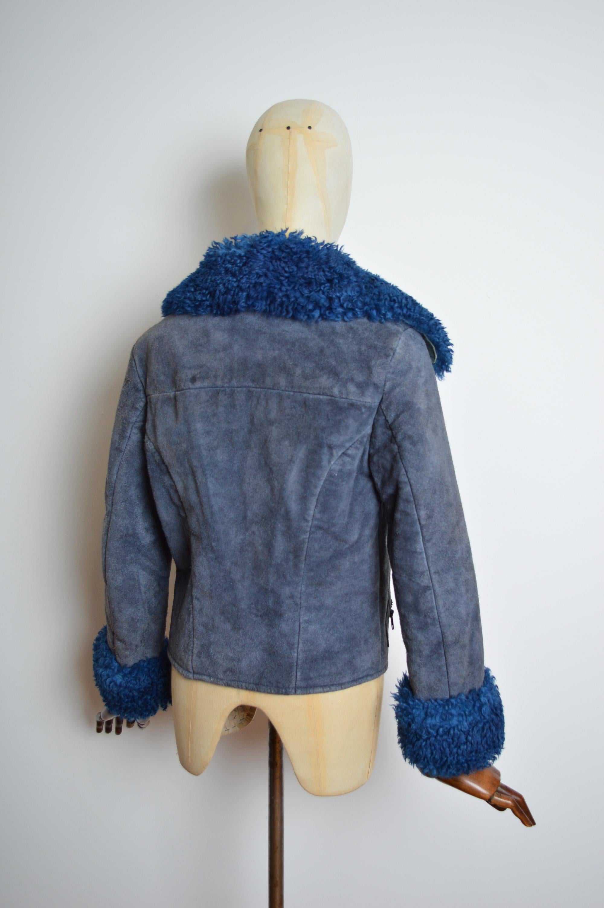 Cappotto in pelle scamosciata blu del 1970 con colletto e polsini in montone Penny Lane's in vendita 5