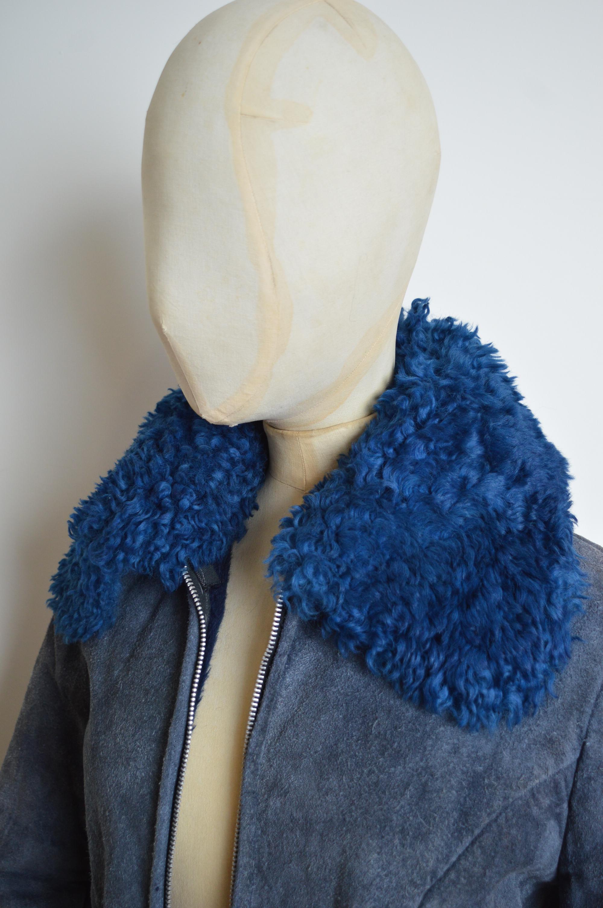 Cappotto in pelle scamosciata blu del 1970 con colletto e polsini in montone Penny Lane's in vendita 6