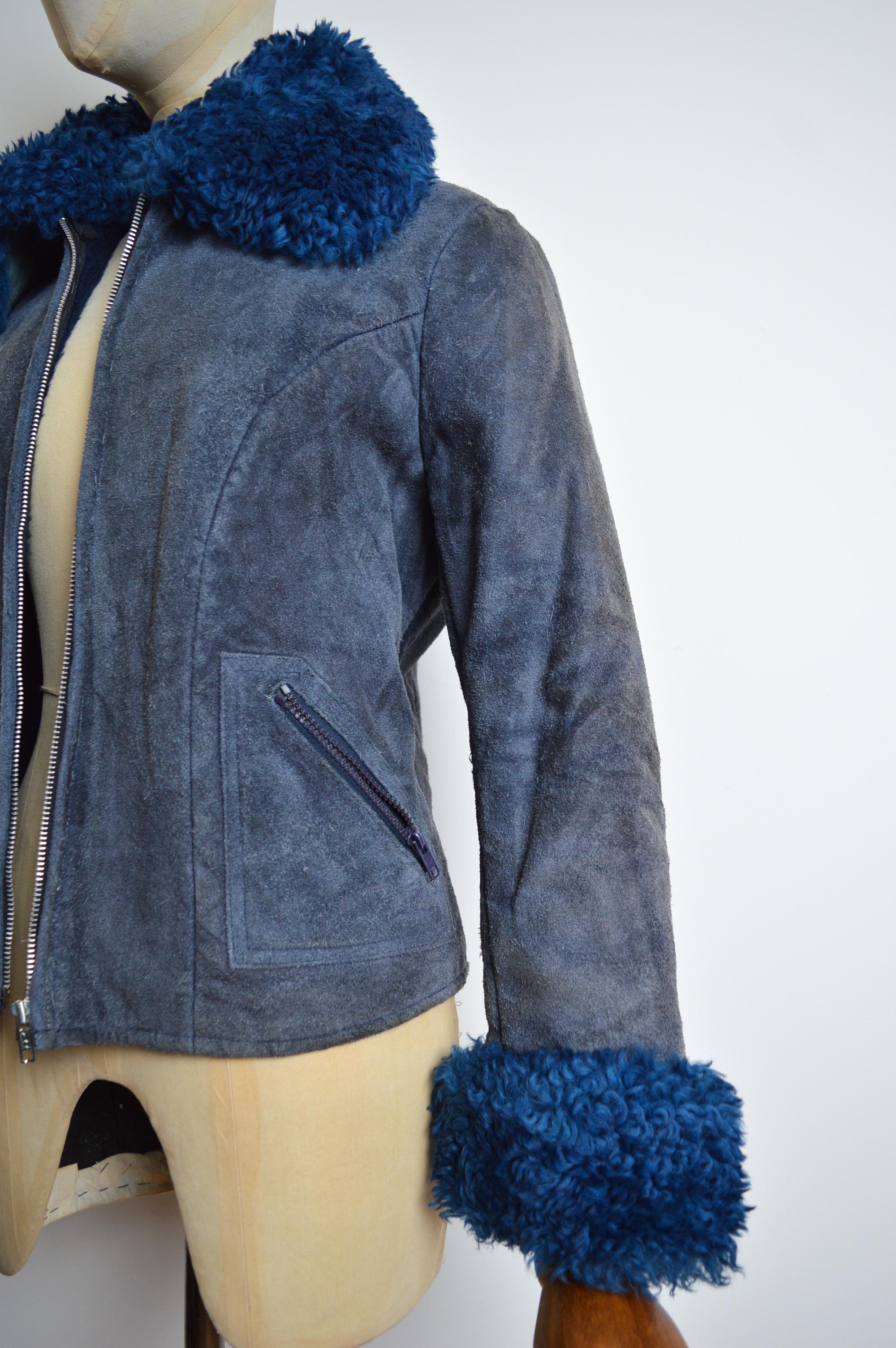 Cappotto in pelle scamosciata blu del 1970 con colletto e polsini in montone Penny Lane's in vendita 1