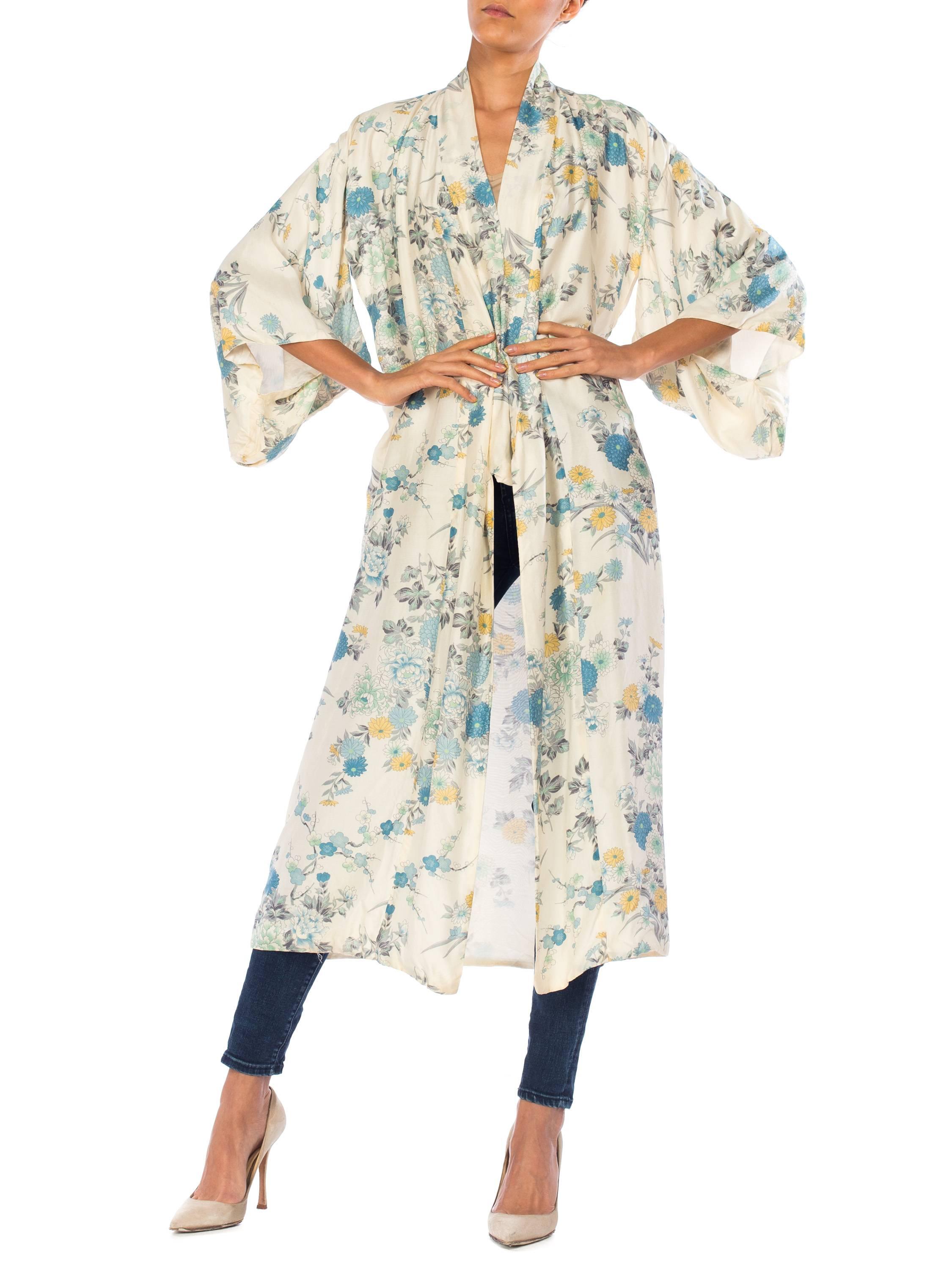 Beige 1970S Blue & White Floral Rayon Kimono