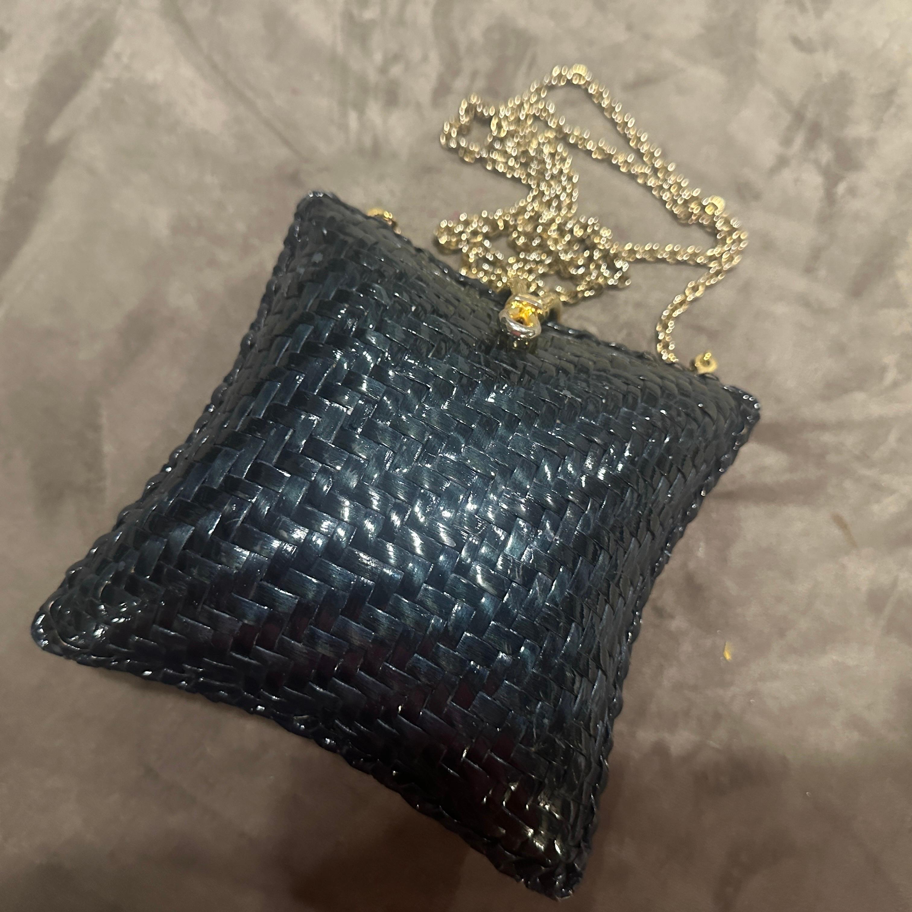 Borsa a tracolla quadrata in vimini blu e ottone di Rodo degli anni '70 in vendita 8