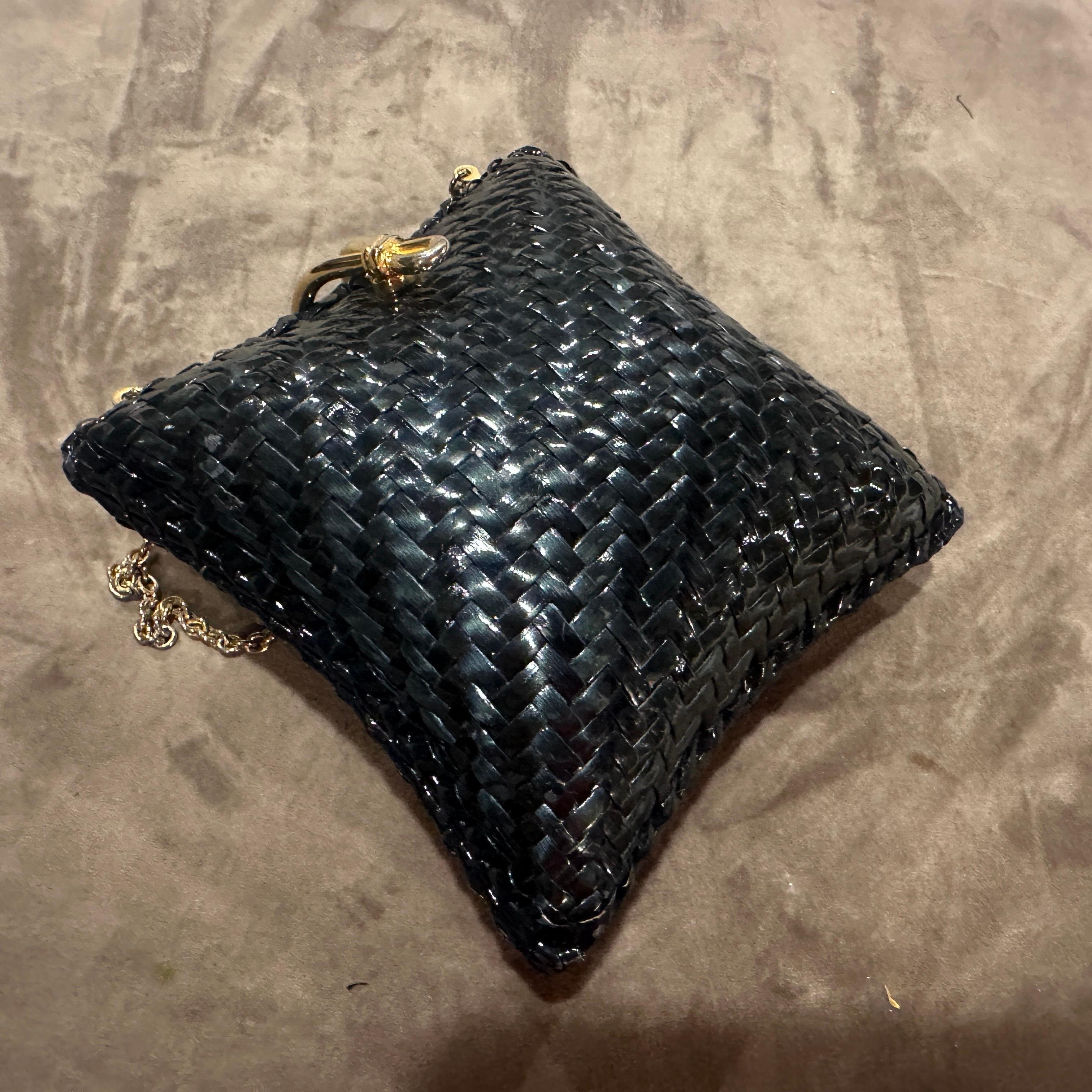 Borsa a tracolla quadrata in vimini blu e ottone di Rodo degli anni '70 in vendita 4