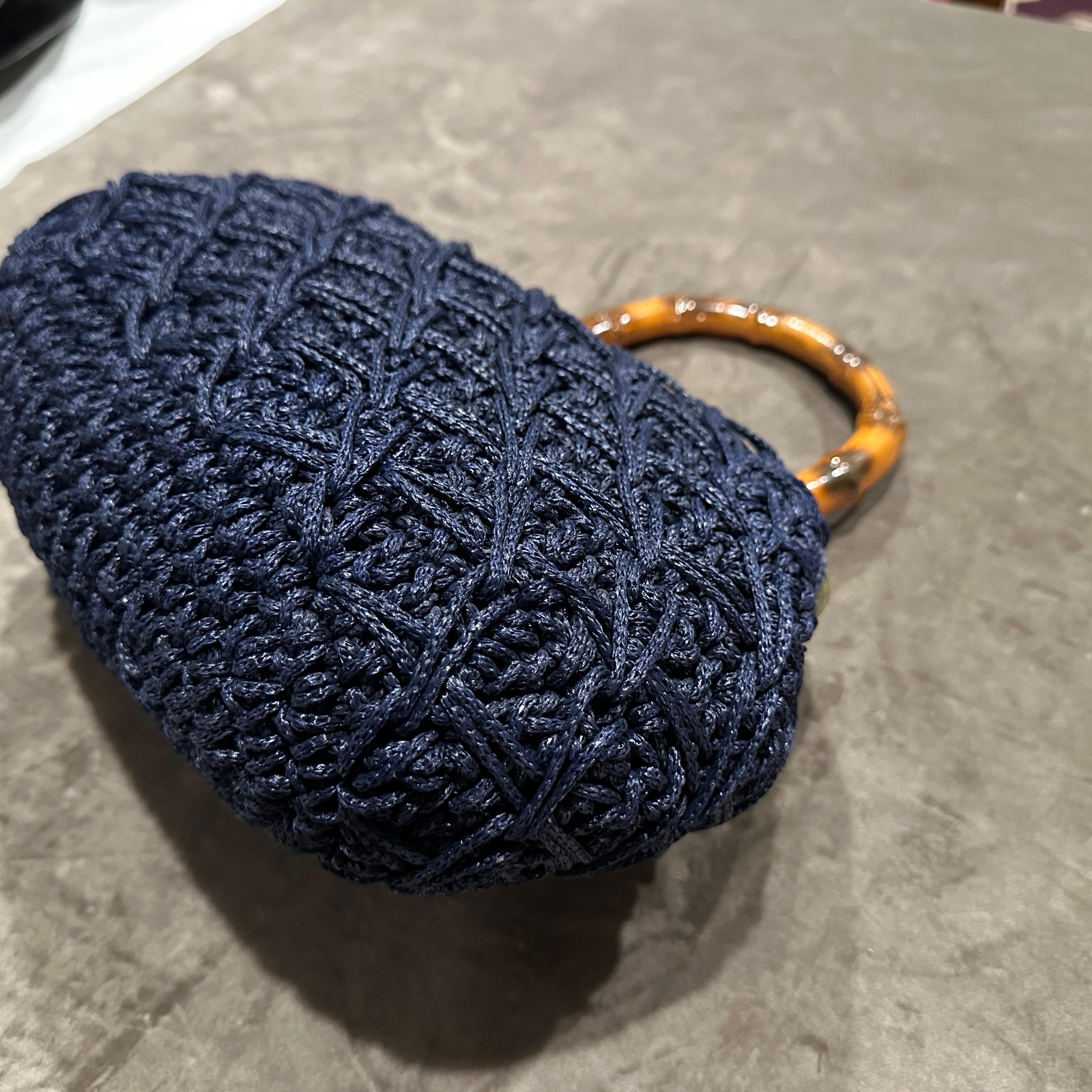 1970s Blue Woven Fabric Brass and Bamboo Italian Top Handle Bag For Sale 6