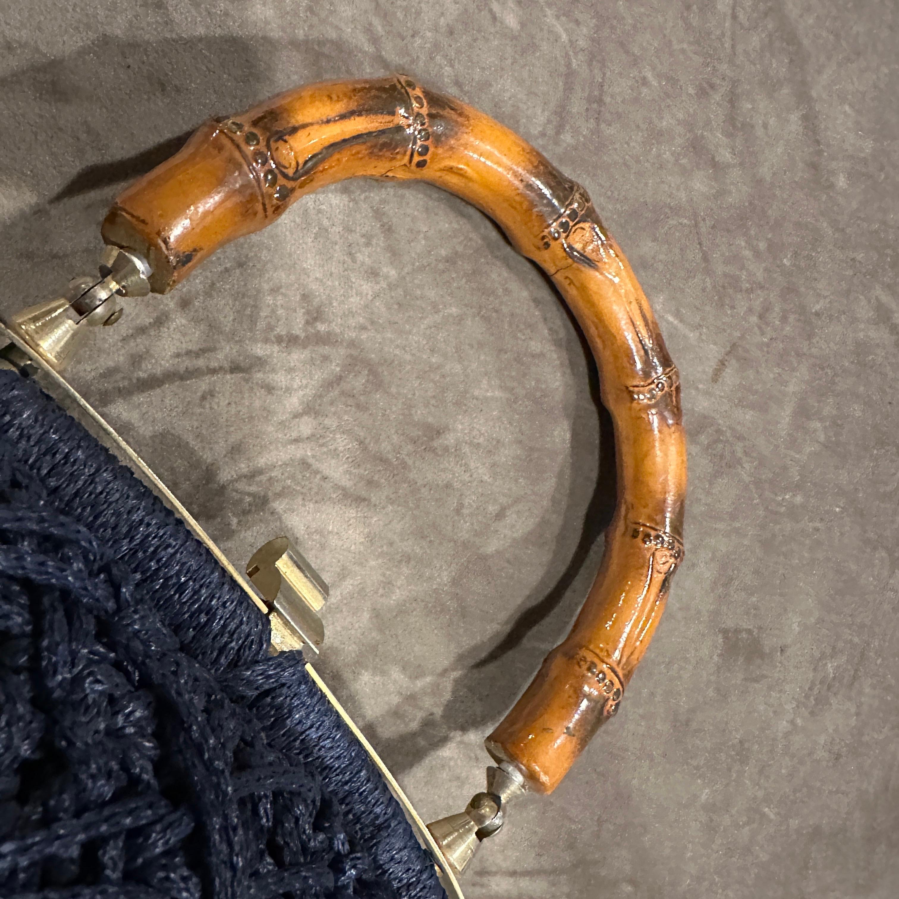 1970s Blue Woven Fabric Brass and Bamboo Italian Top Handle Bag In Good Condition For Sale In Aci Castello, IT
