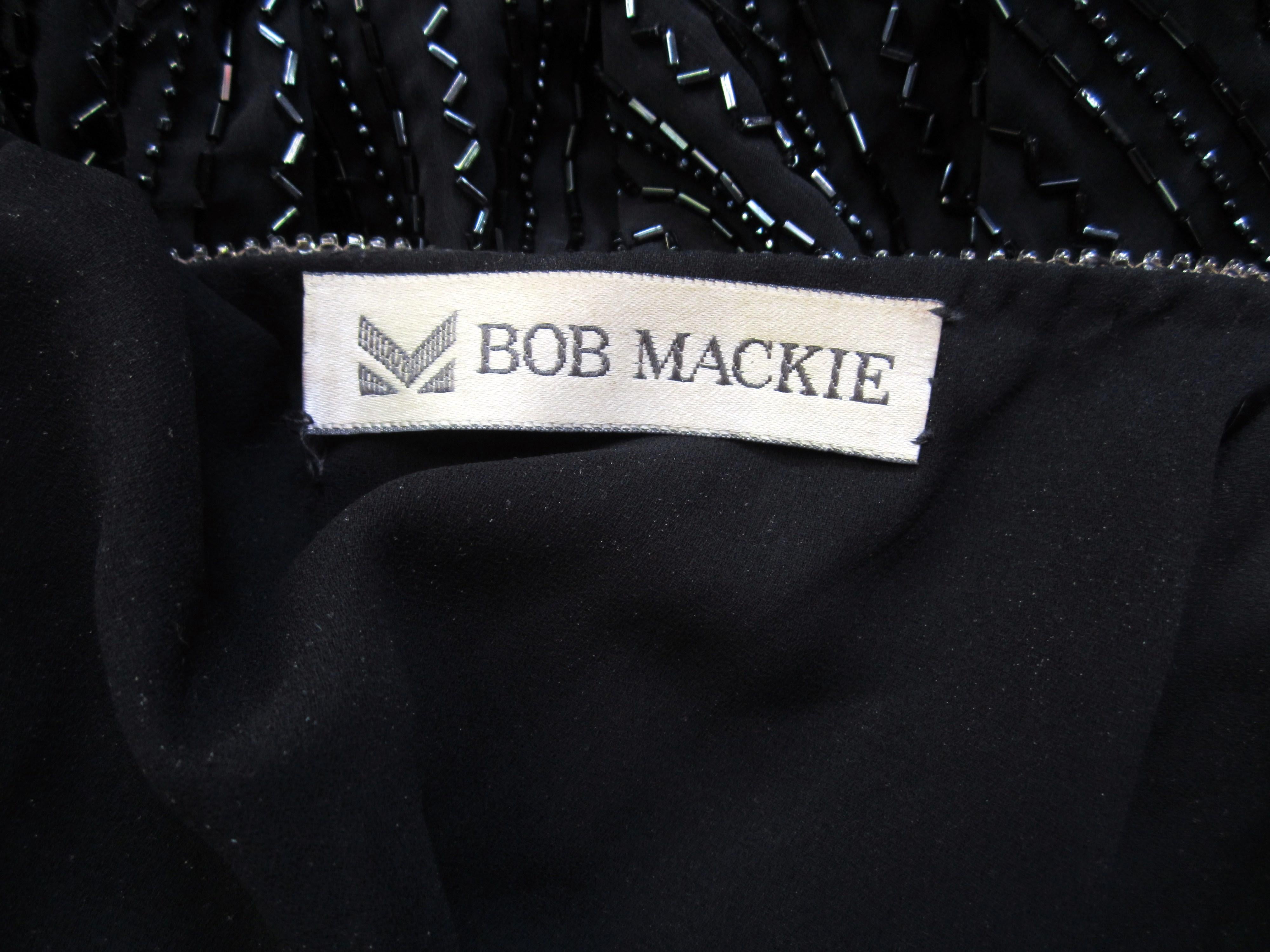 BOB MACKIE Robe battant perlée des années 1970 en vente 11