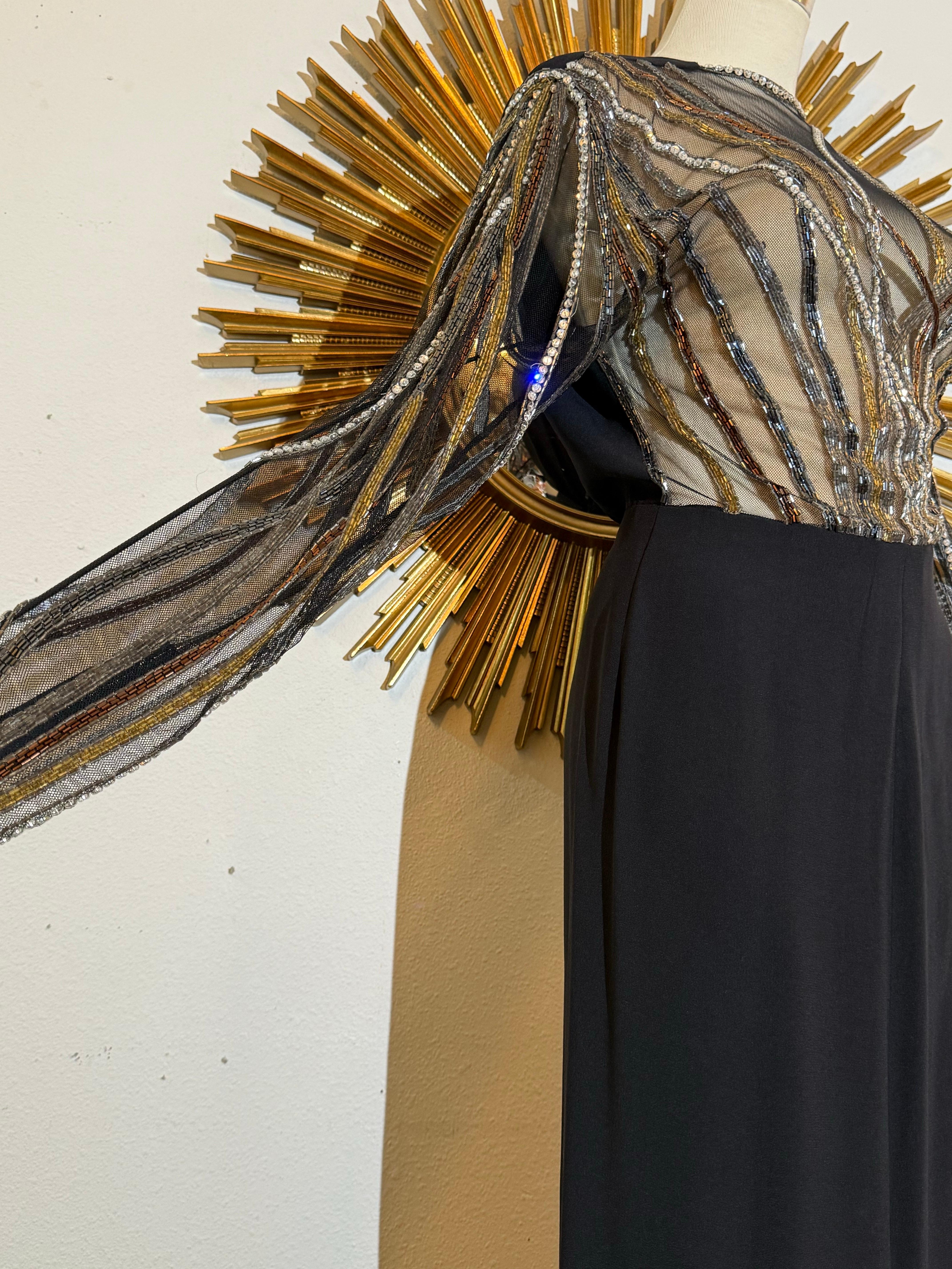 1970s Bob Mackie Black Crepe Column Gown w Glamorous Bugle Bead Streamers Excellent état - En vente à Gresham, OR