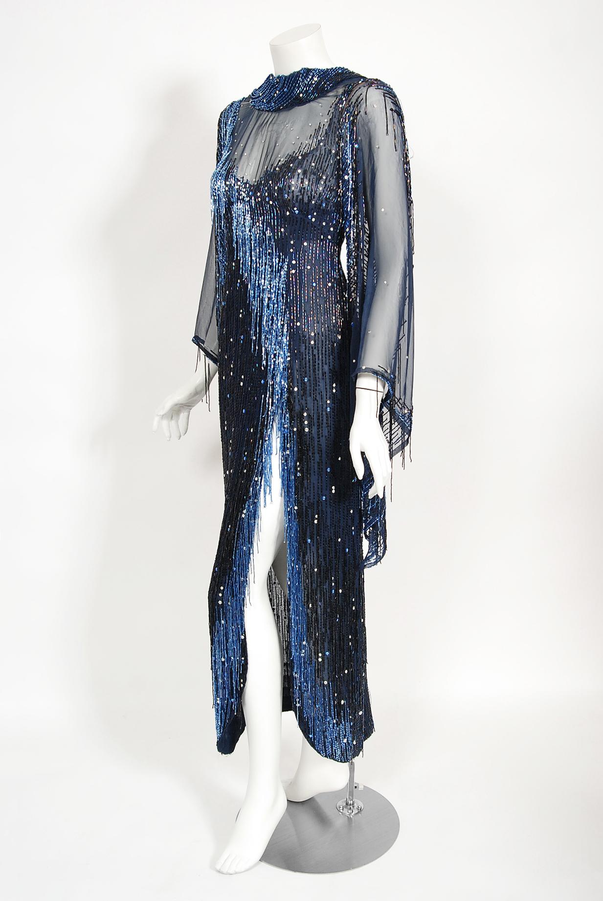 1970er Bob Mackie für Debbie Reynolds Dokumentiertes blaues perlenbesetztes Seidenkleid mit hohem Schlitz 5