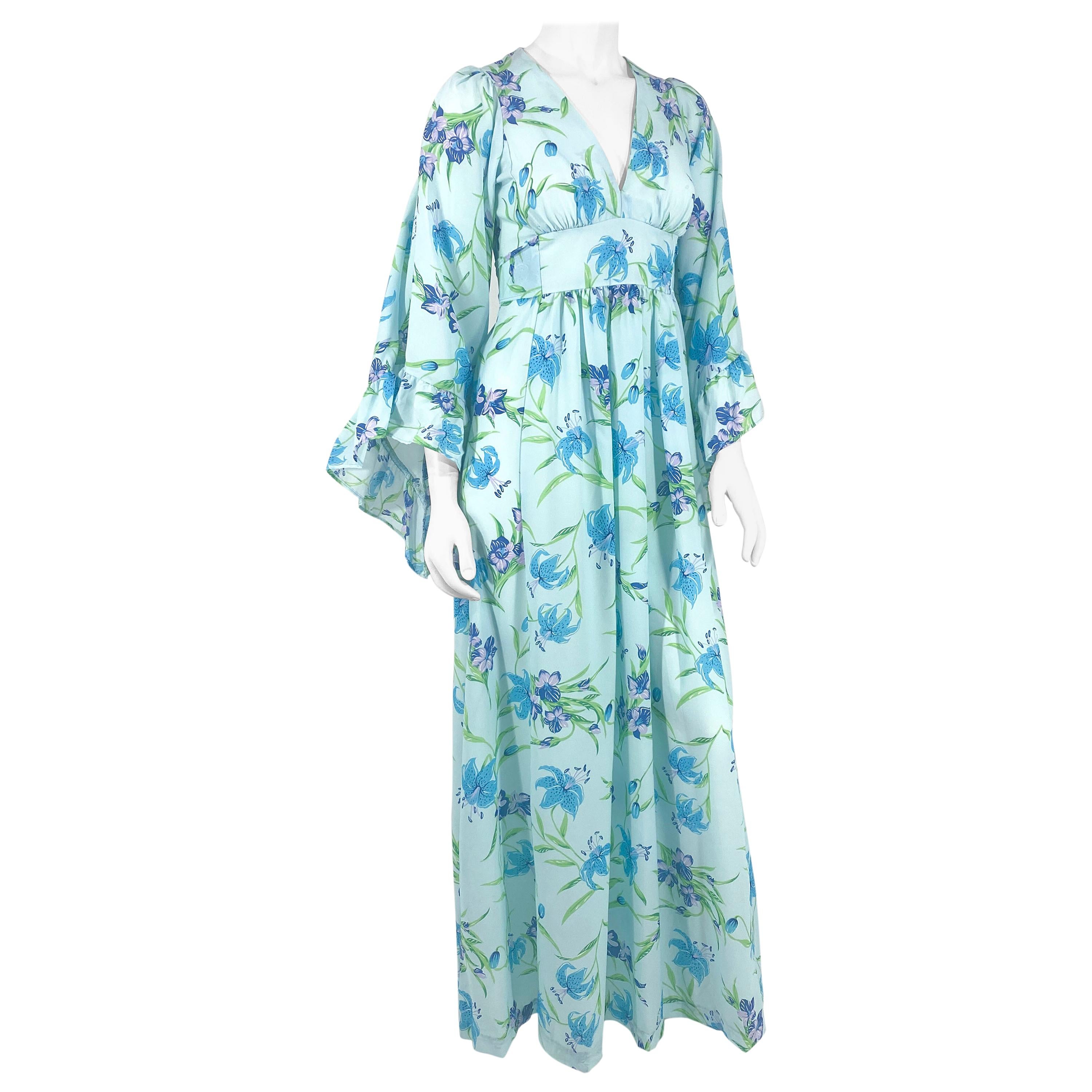 Robe imprimée à fleurs bohèmes des années 1970 en vente