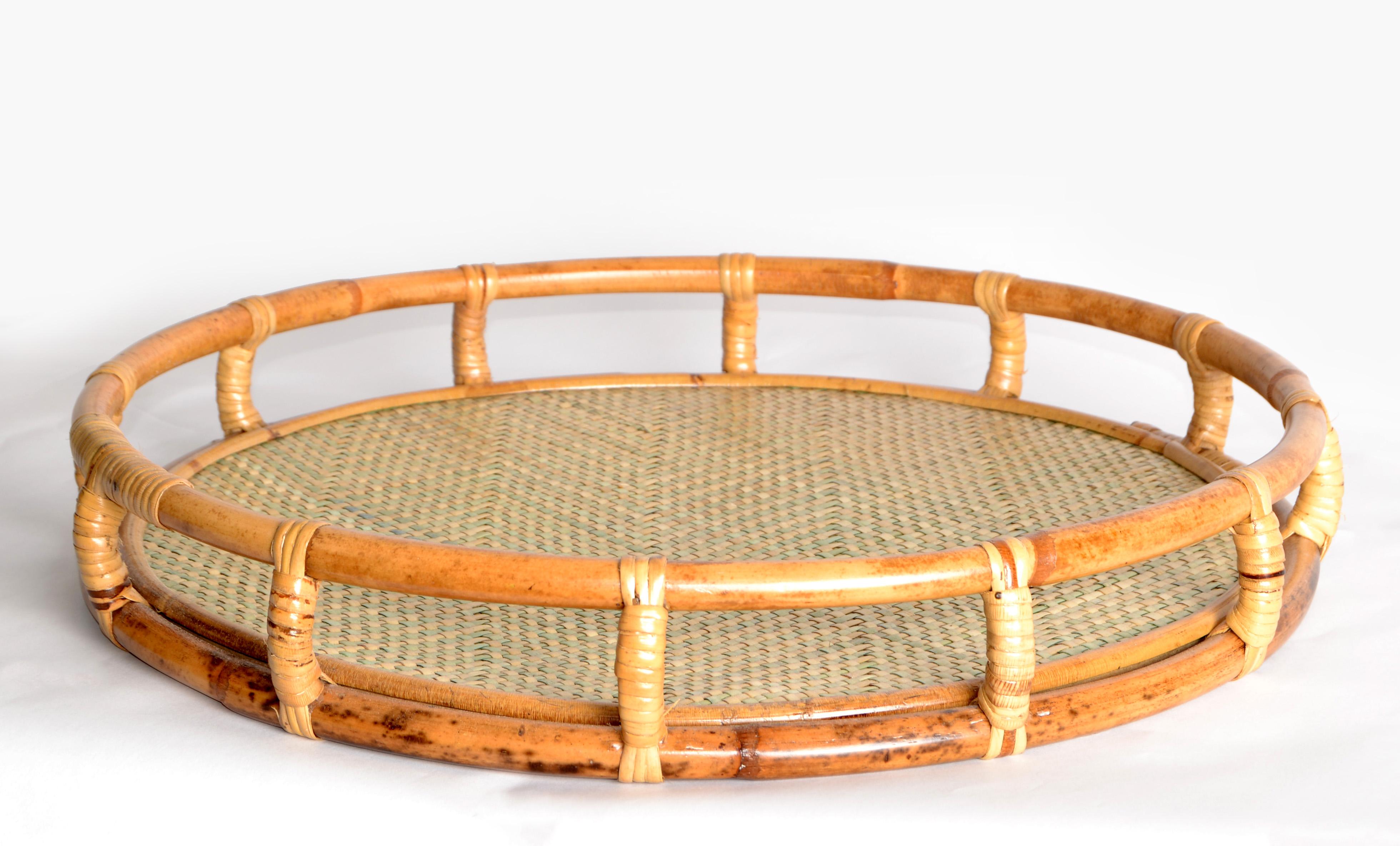 1970s Bohemian Handmade Round Bamboo Caning Serving Tray Mid-Century Modern In Good Condition For Sale In Miami, FL