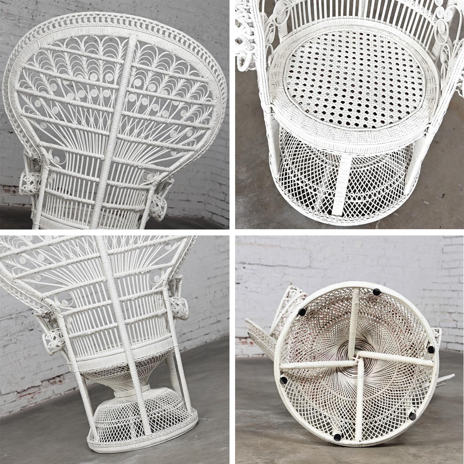 1970s Bohemian Hollywood Regency Off White Painted Rattan Peacock Fan Back Chair For Sale 11
