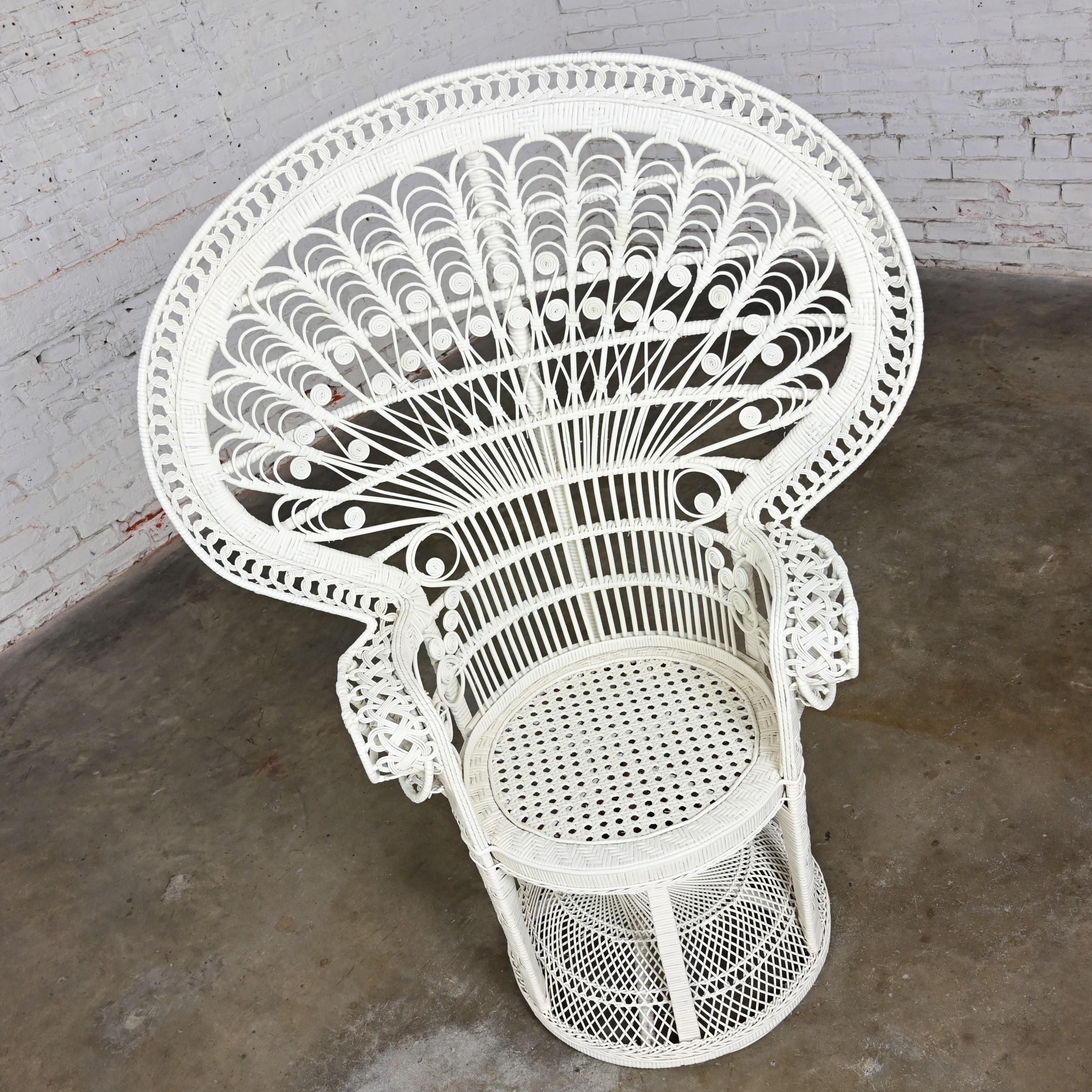 1970s Bohemian Hollywood Regency Off White Painted Rattan Peacock Fan Back Chair For Sale 1