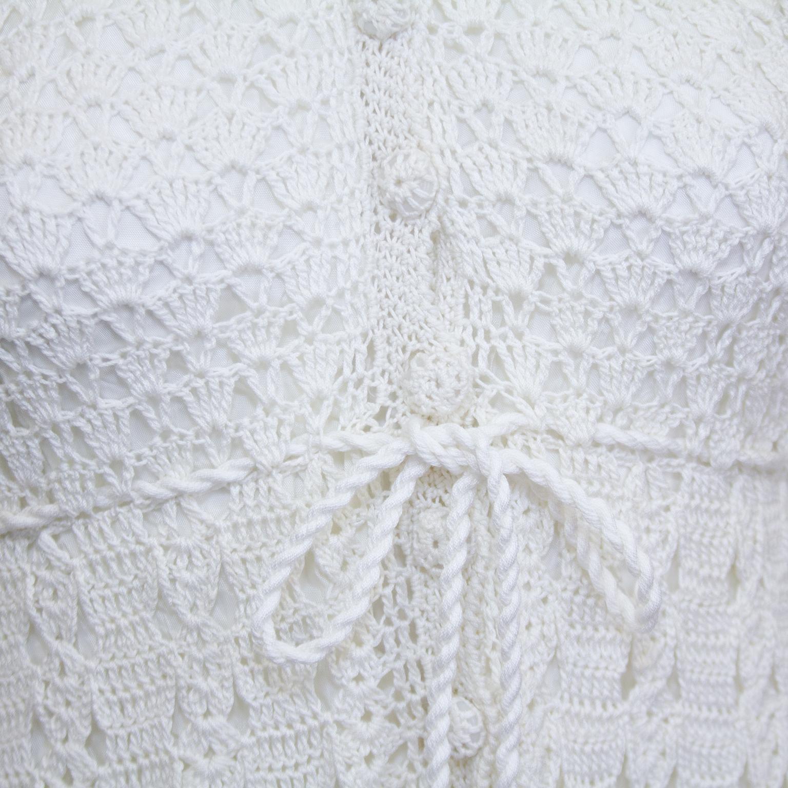 1970s Bohemian White Cotton Crochet Dress  In Good Condition In Toronto, Ontario