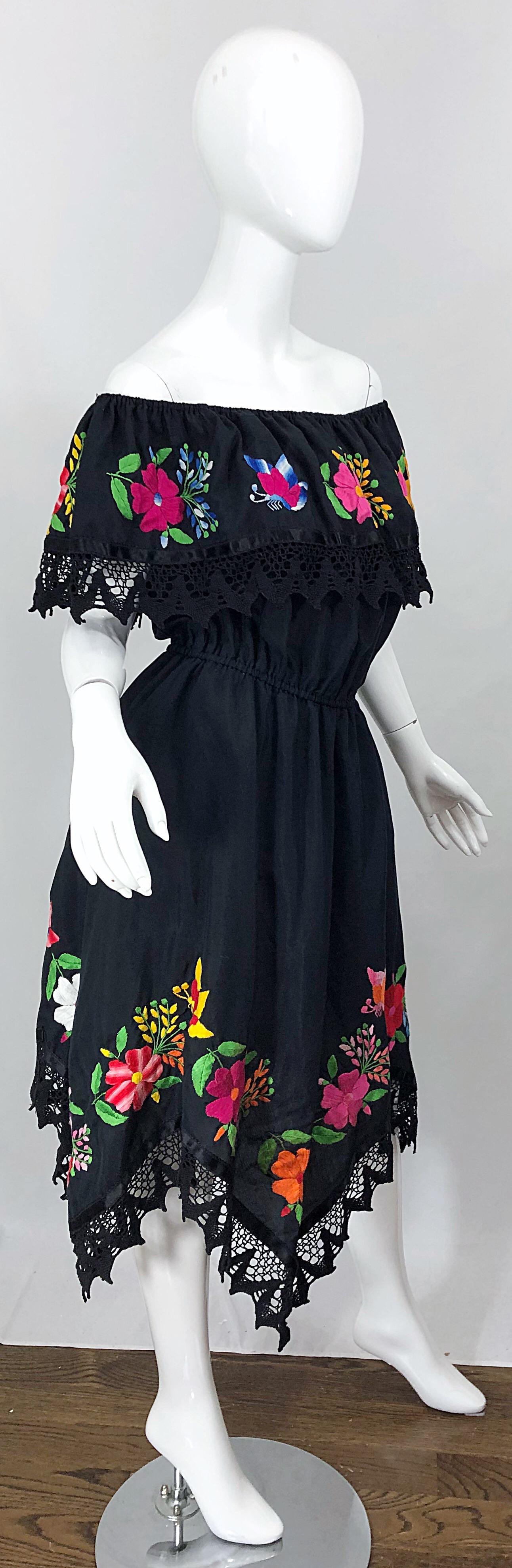 Women's 1970s Boho Chic Black Colorful Cotton Embroidered Handkerchief Hem Vintage Dress